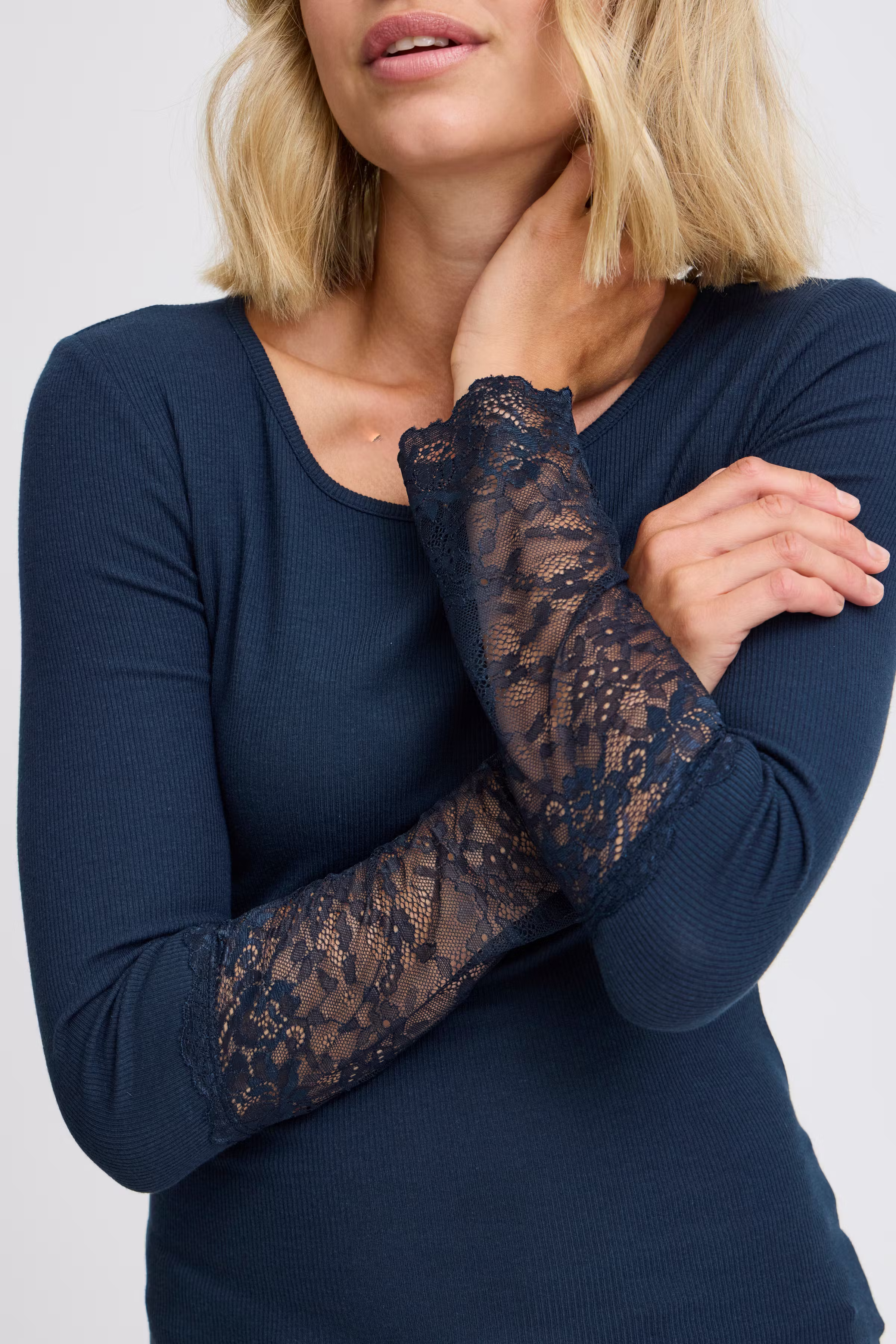 FRHIZAMOND T-shirt LOOKBOOK DETAIL 20613313-194010