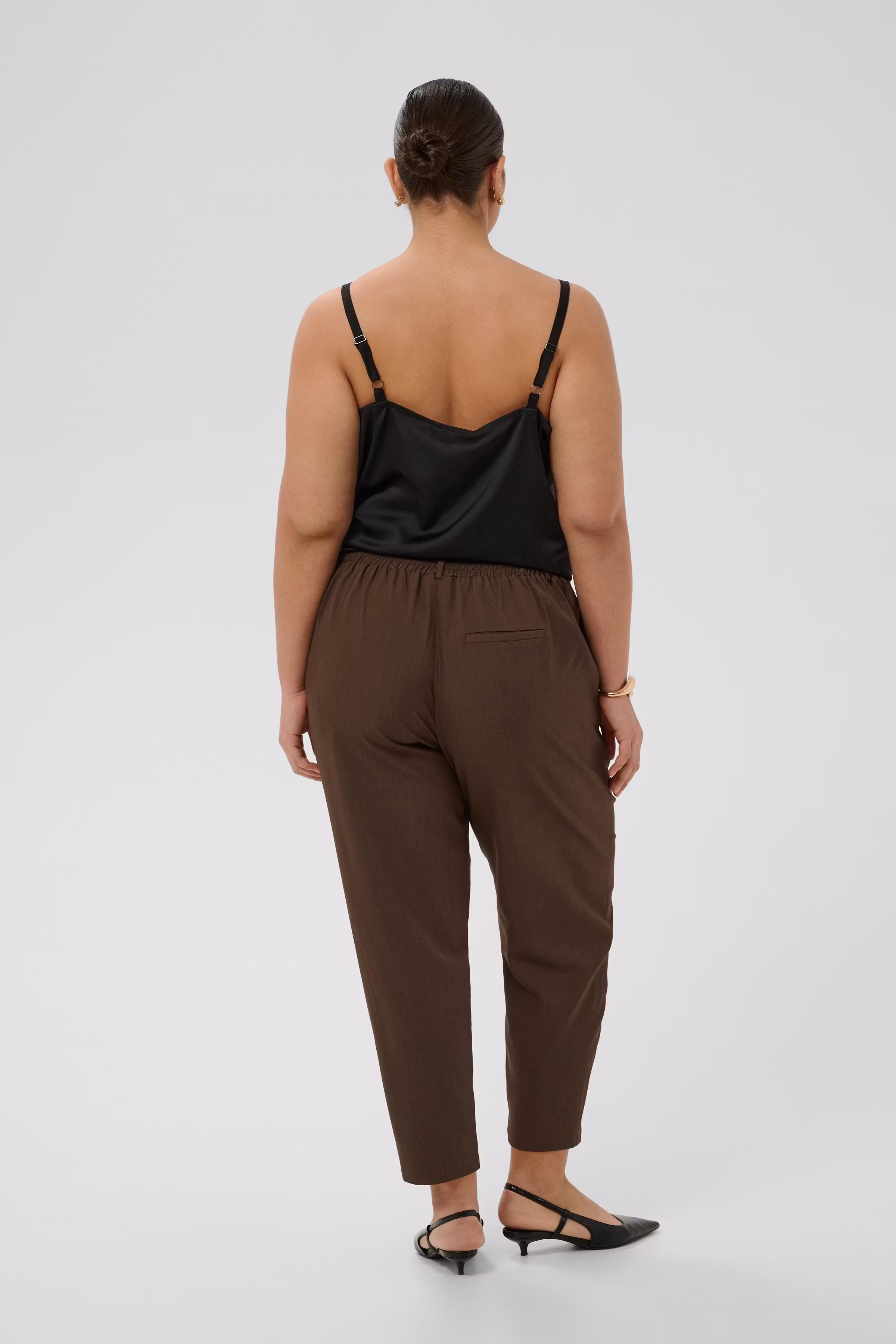 KCvictoria Trousers LOOKBOOK BACK 10584475-1000042