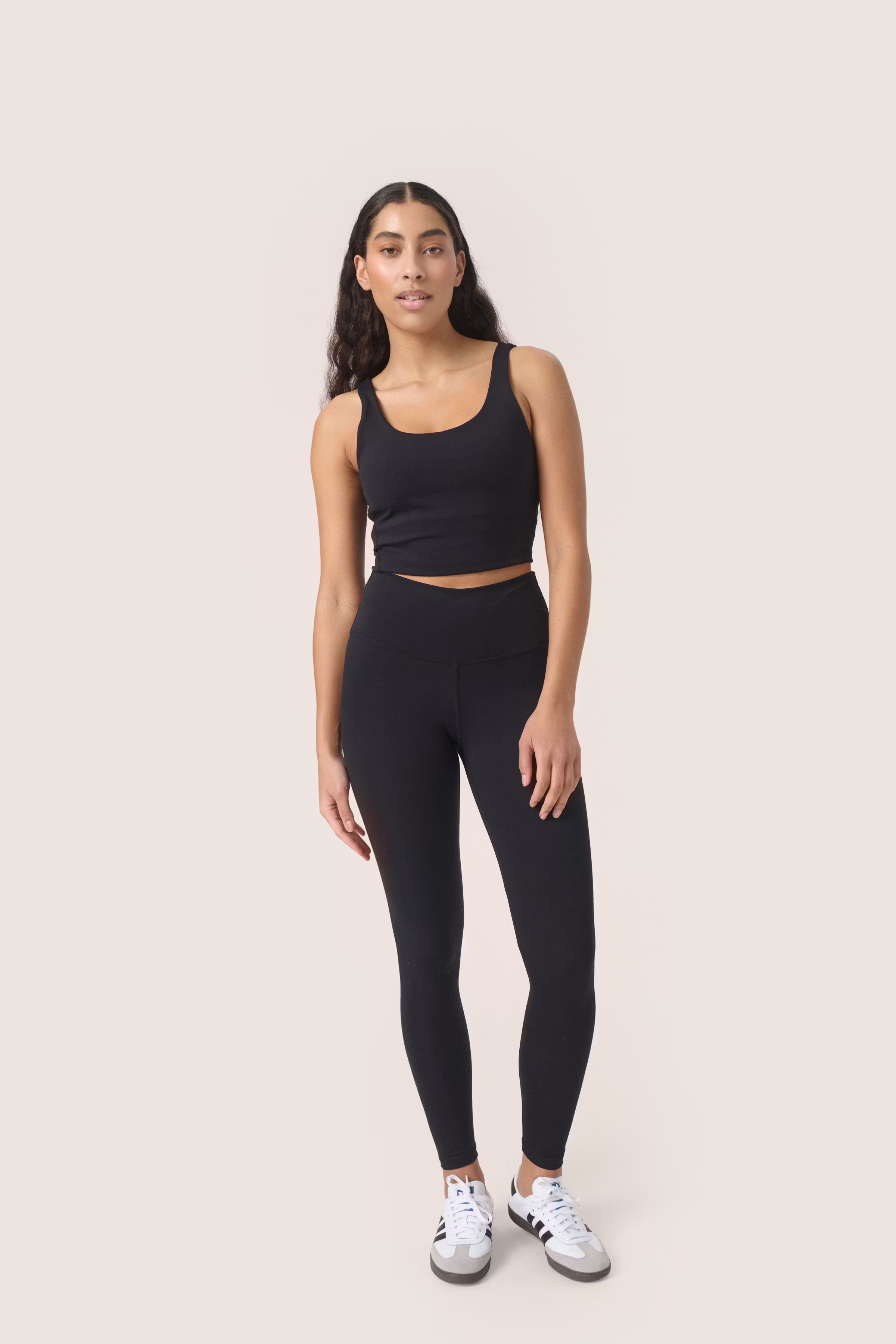 SLAlura Workout Tights LOOKBOOK FRONT 30407861-194008