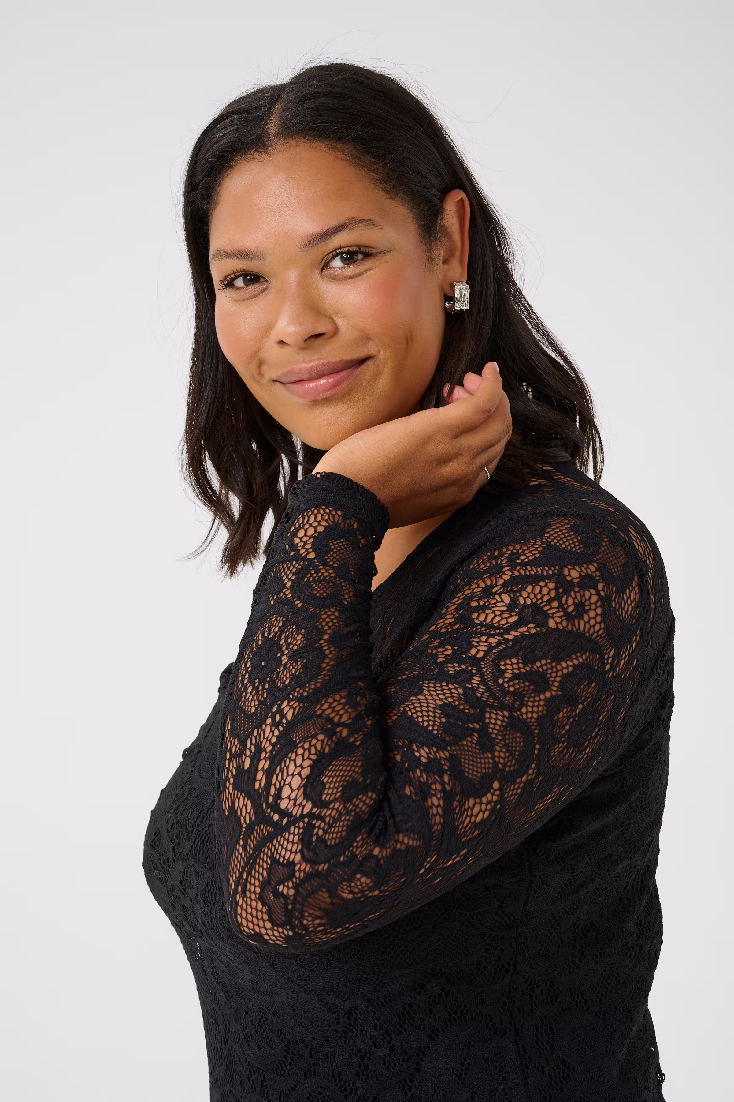 KCluca Spitzenkleid LOOKBOOK DETAIL 10583376-100121