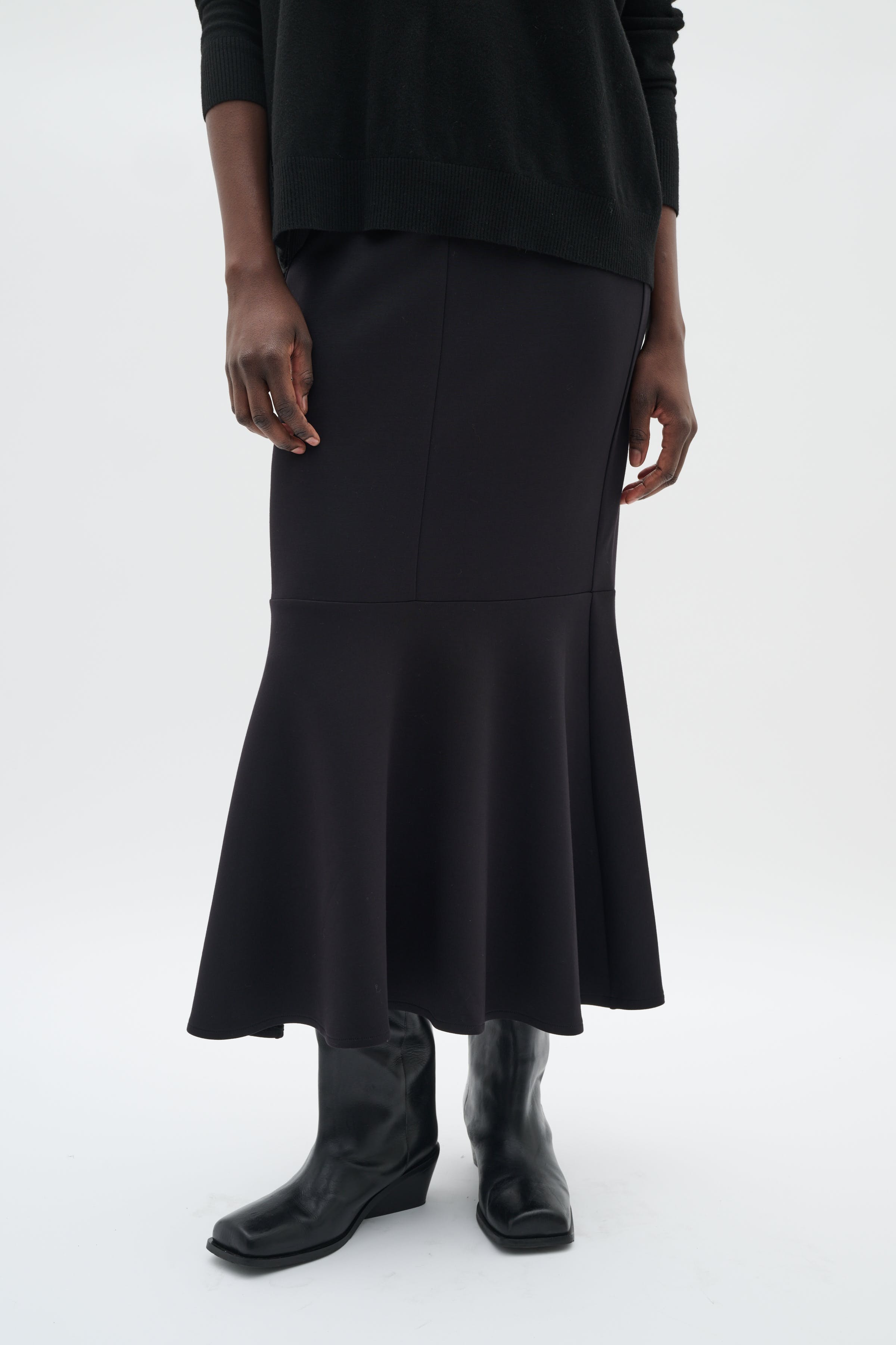 GidaIW Vincent Kjol LOOKBOOK FRONT 30110947-194008