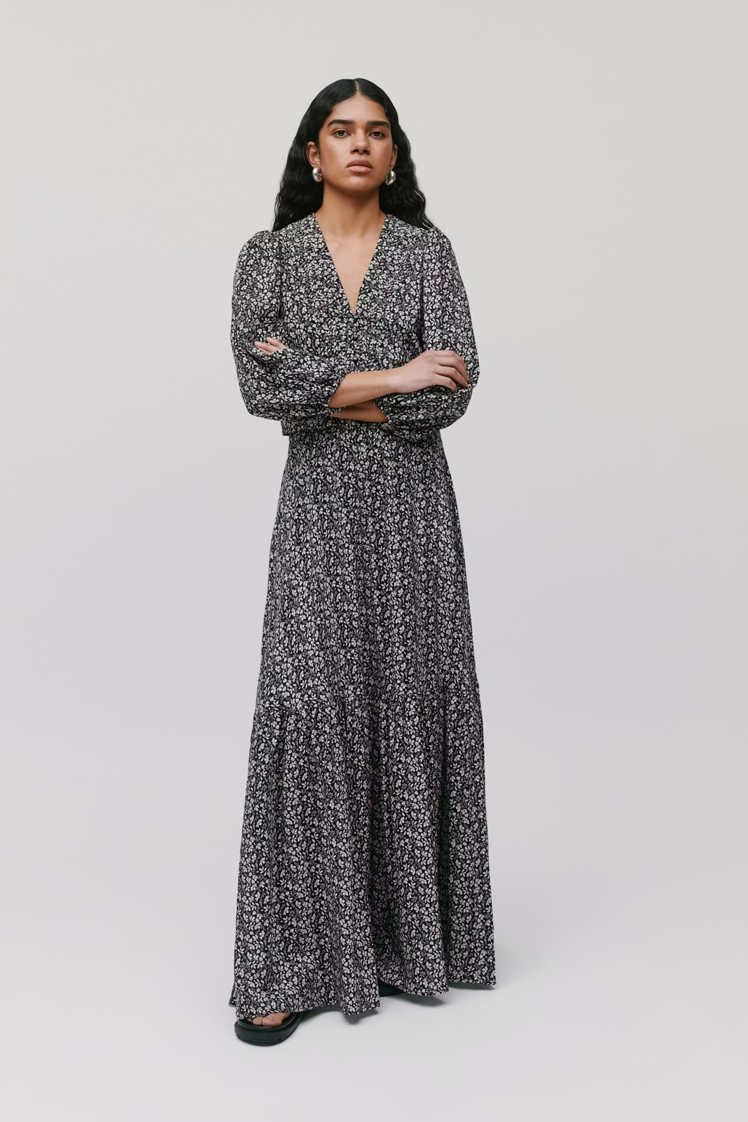 IOSANJA Kjol LOOKBOOK FRONT 30600527-MC2156