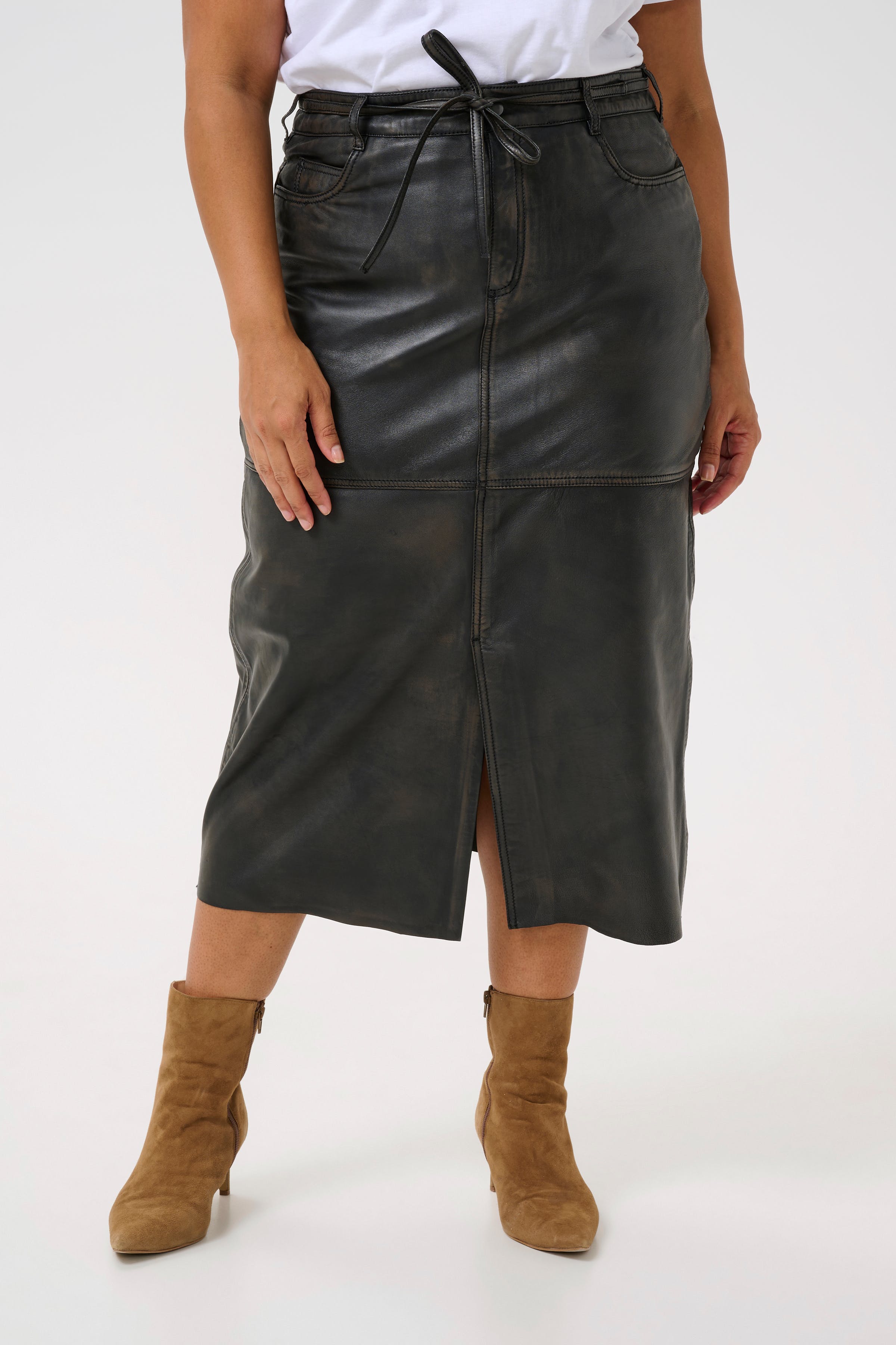 KCjanet Skirt LOOKBOOK FRONT 10582903-106102