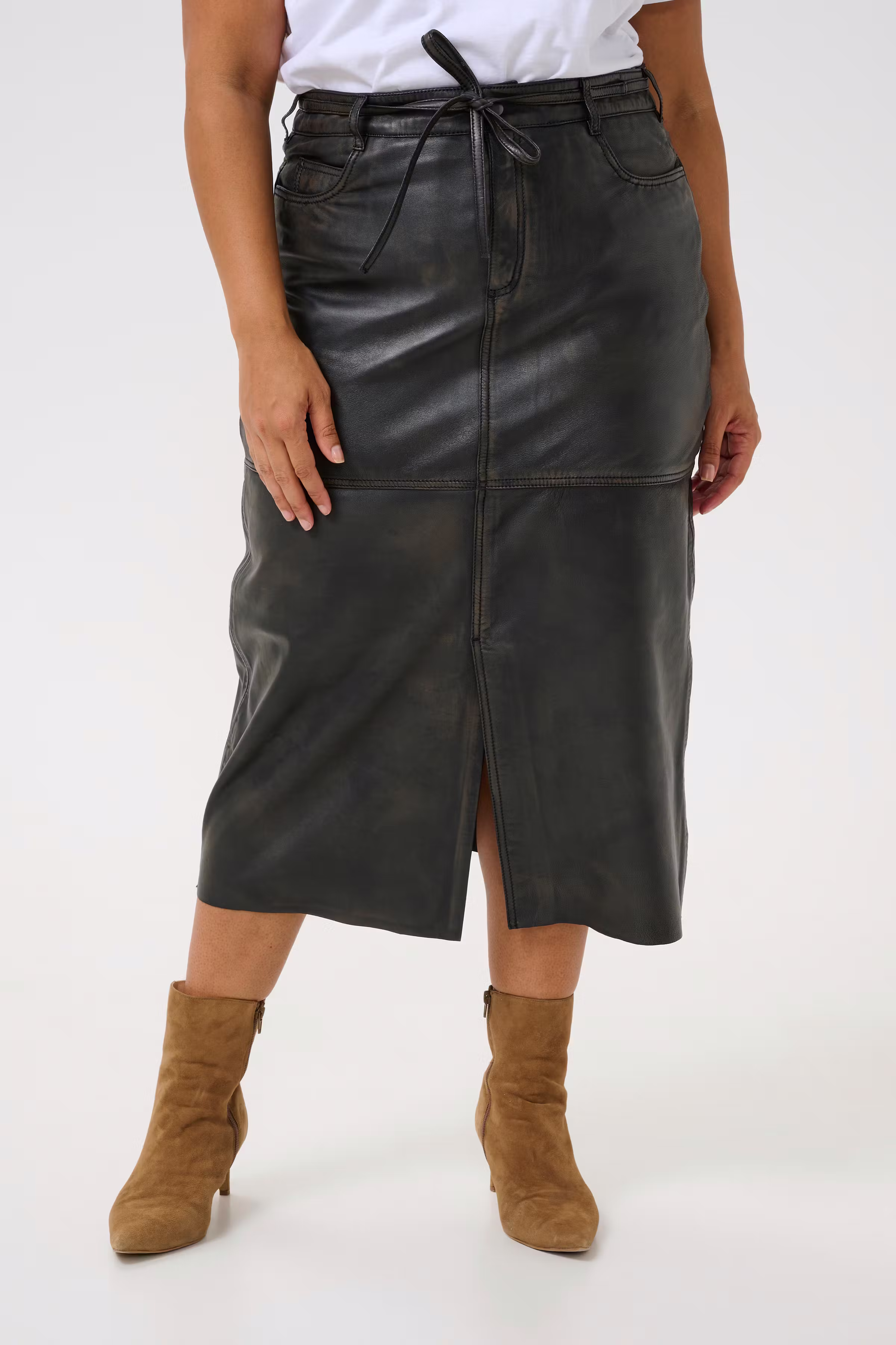KCjanet Skirt LOOKBOOK FRONT 10582903-106102