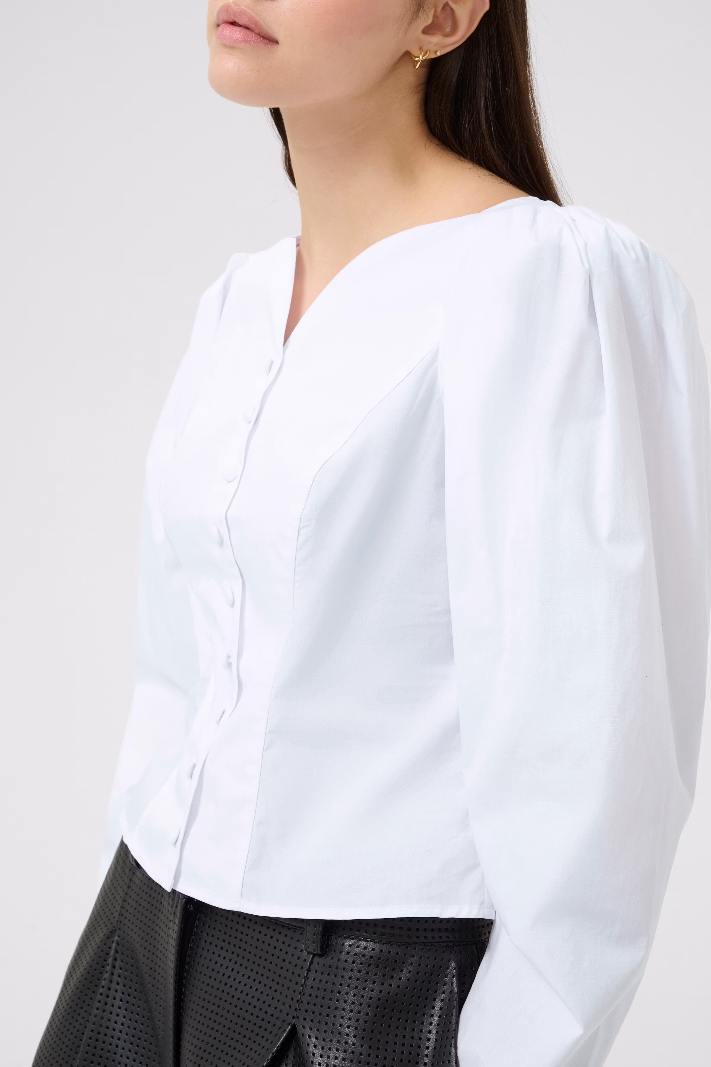 KBClaudia Shirt LOOKBOOK DETAIL 10105752-110601