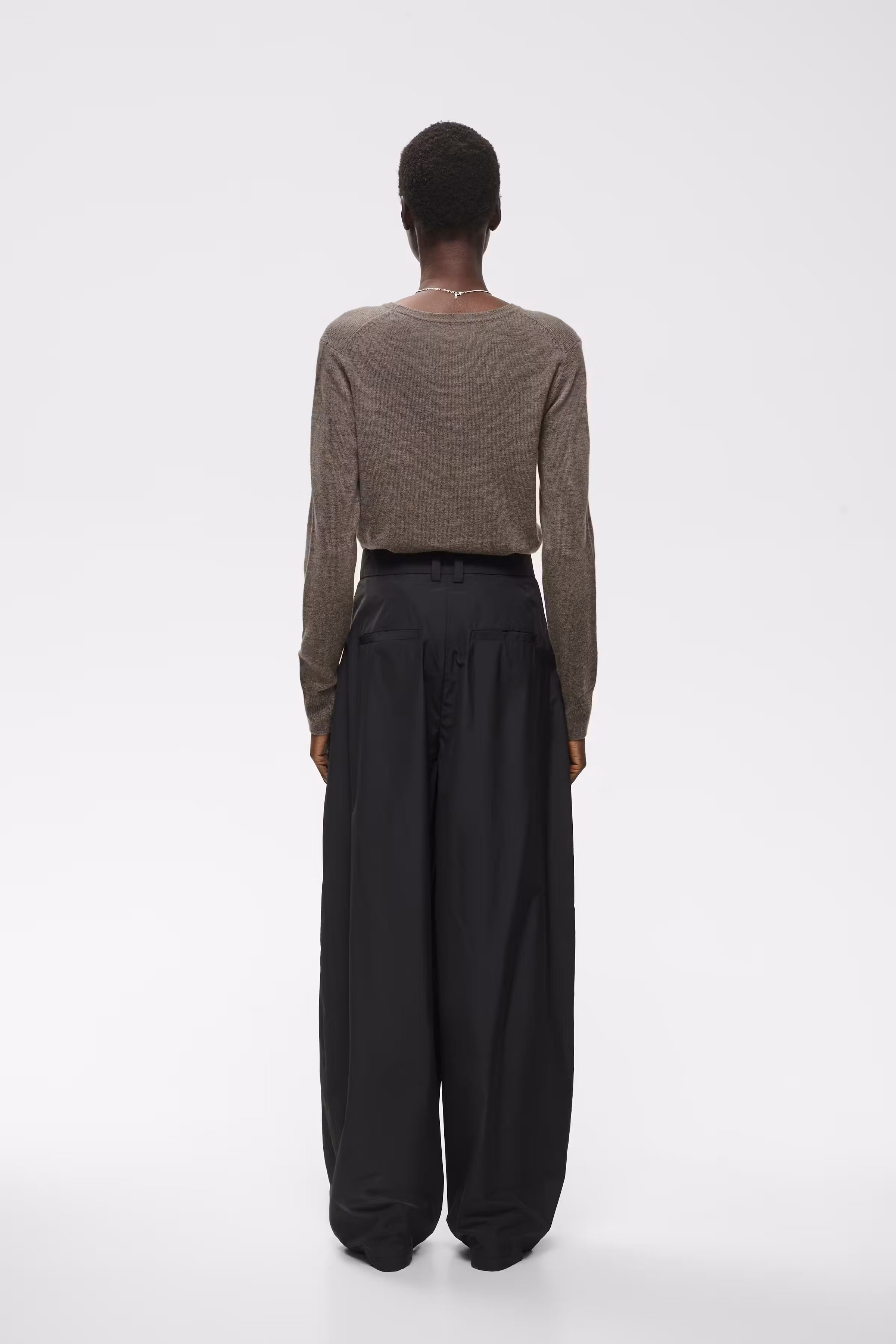 PEIIW Pullover LOOKBOOK BACK 30113253-1911091