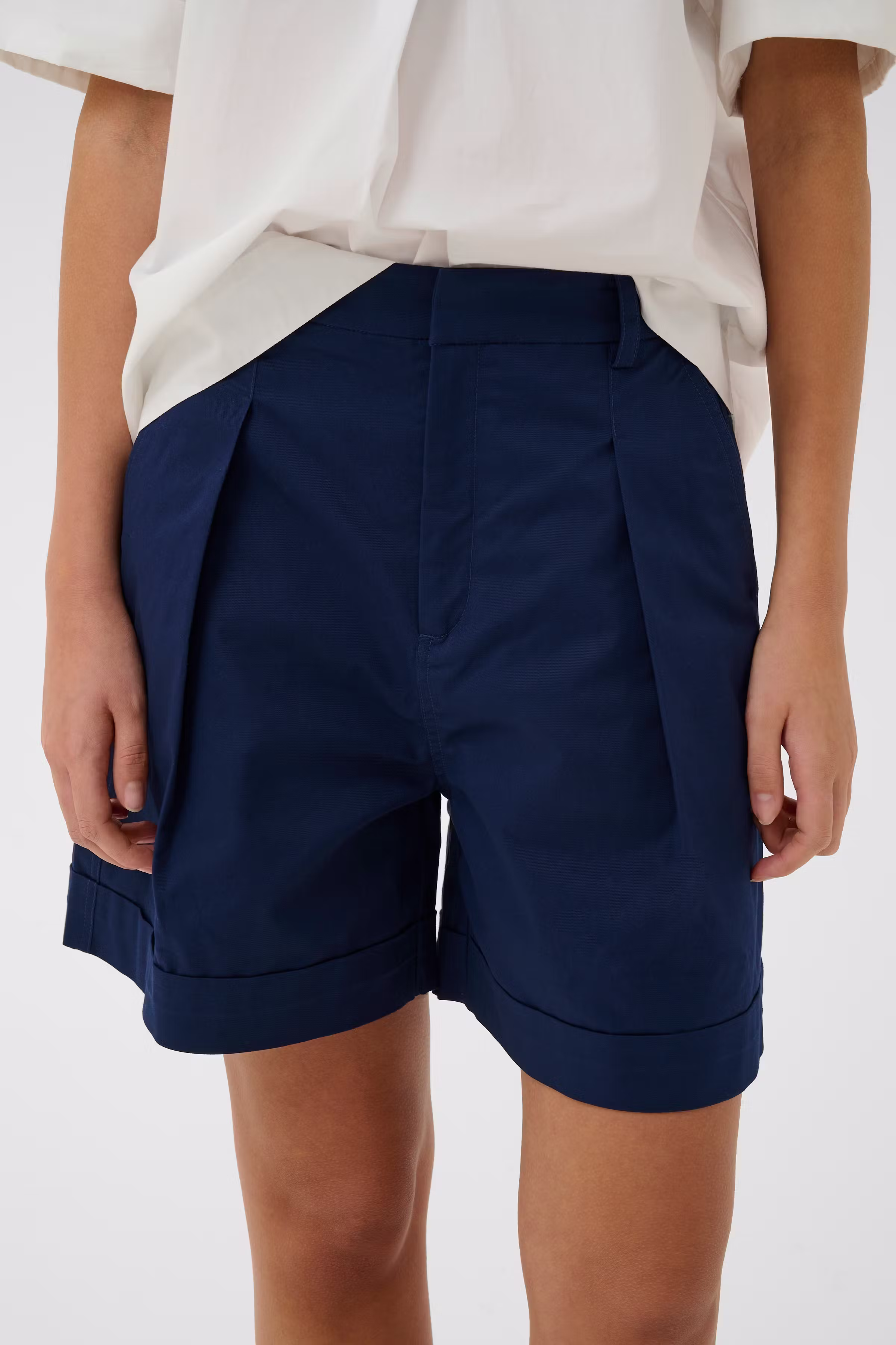 ELVIA Shorts LOOKBOOK DETAIL 30112529-193831