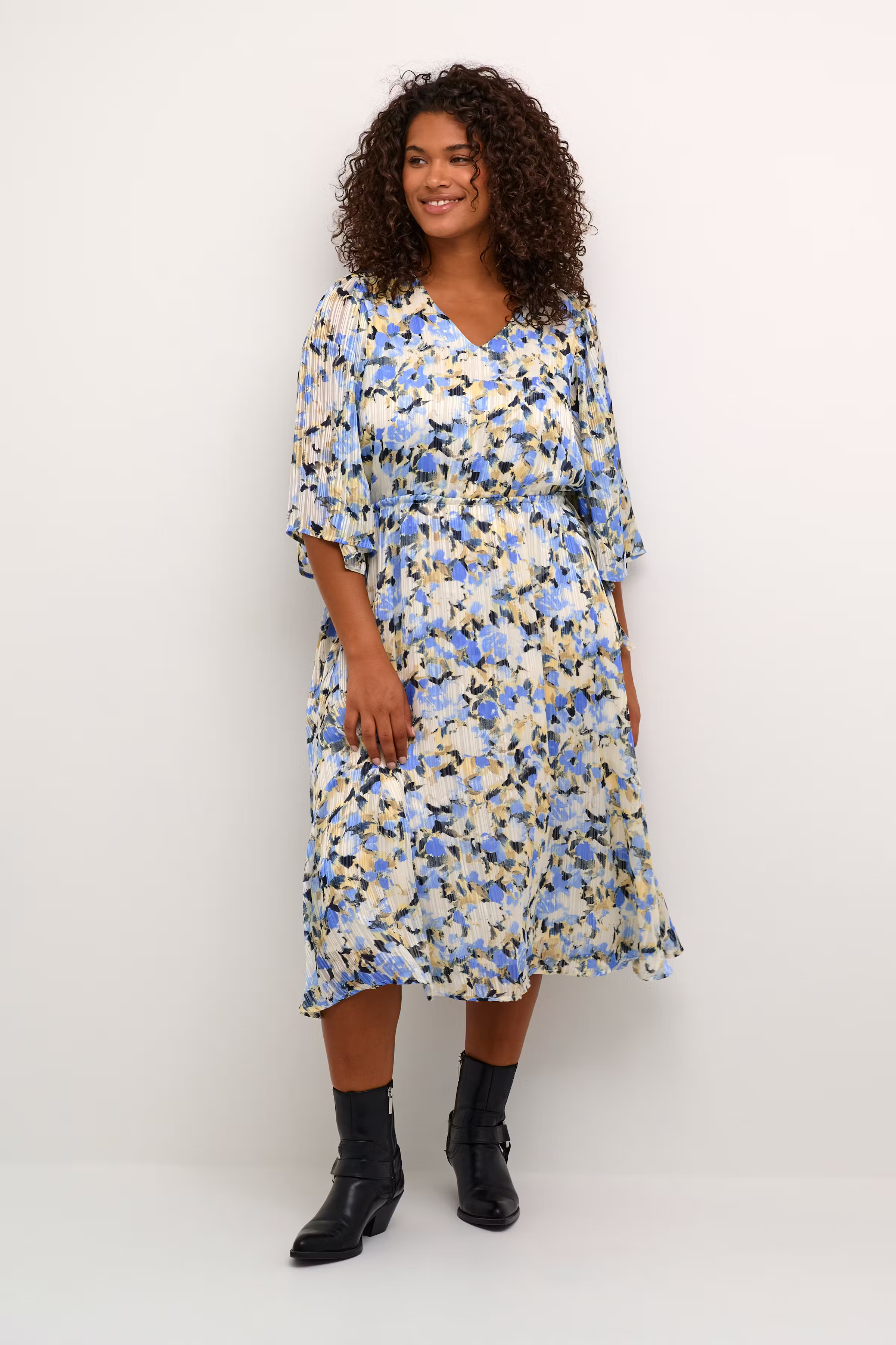 KCelana Kleid LOOKBOOK FRONT 10582169-105425