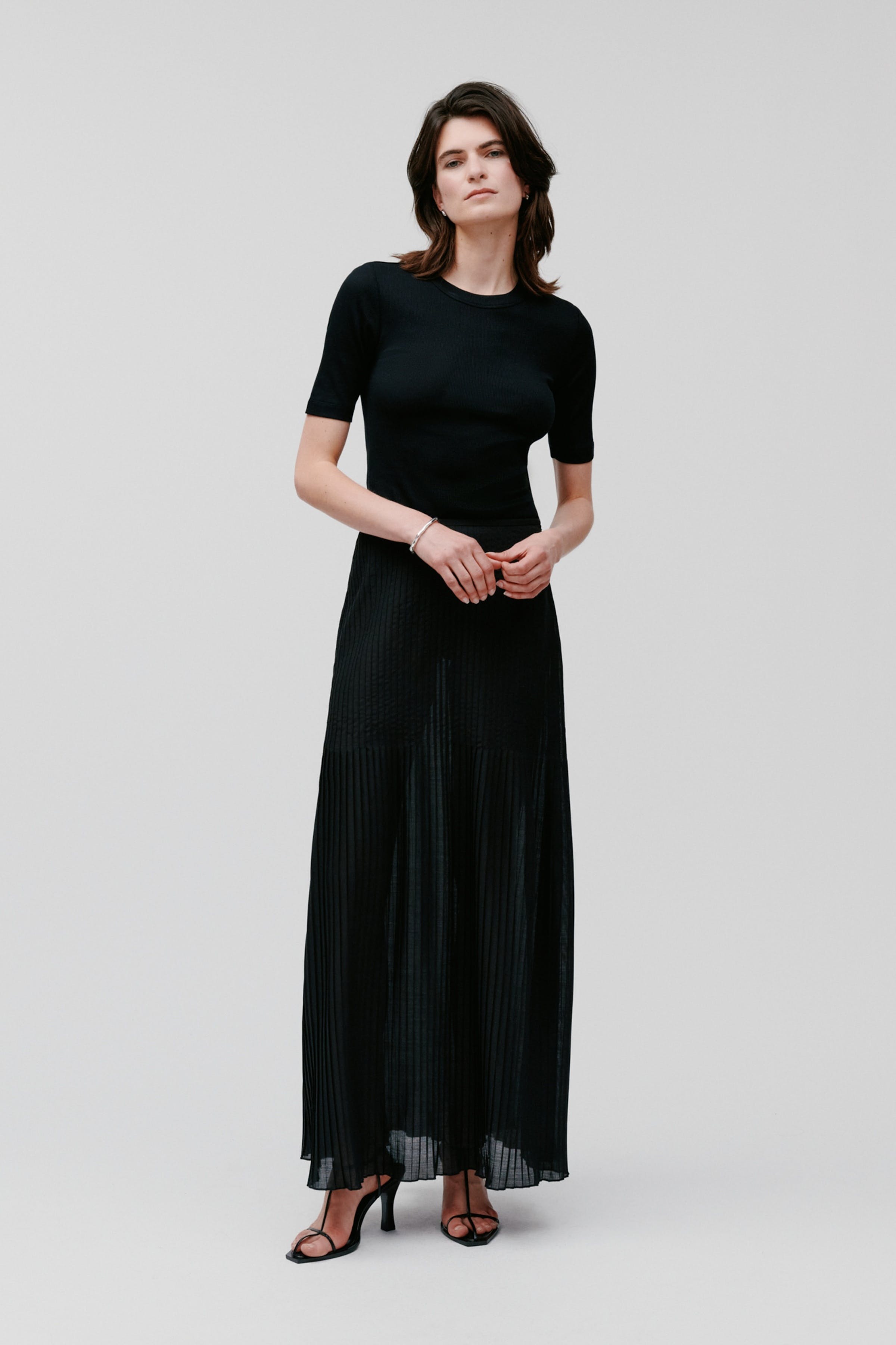 SALENA Skirt LOOKBOOK FRONT 30600740-BK999