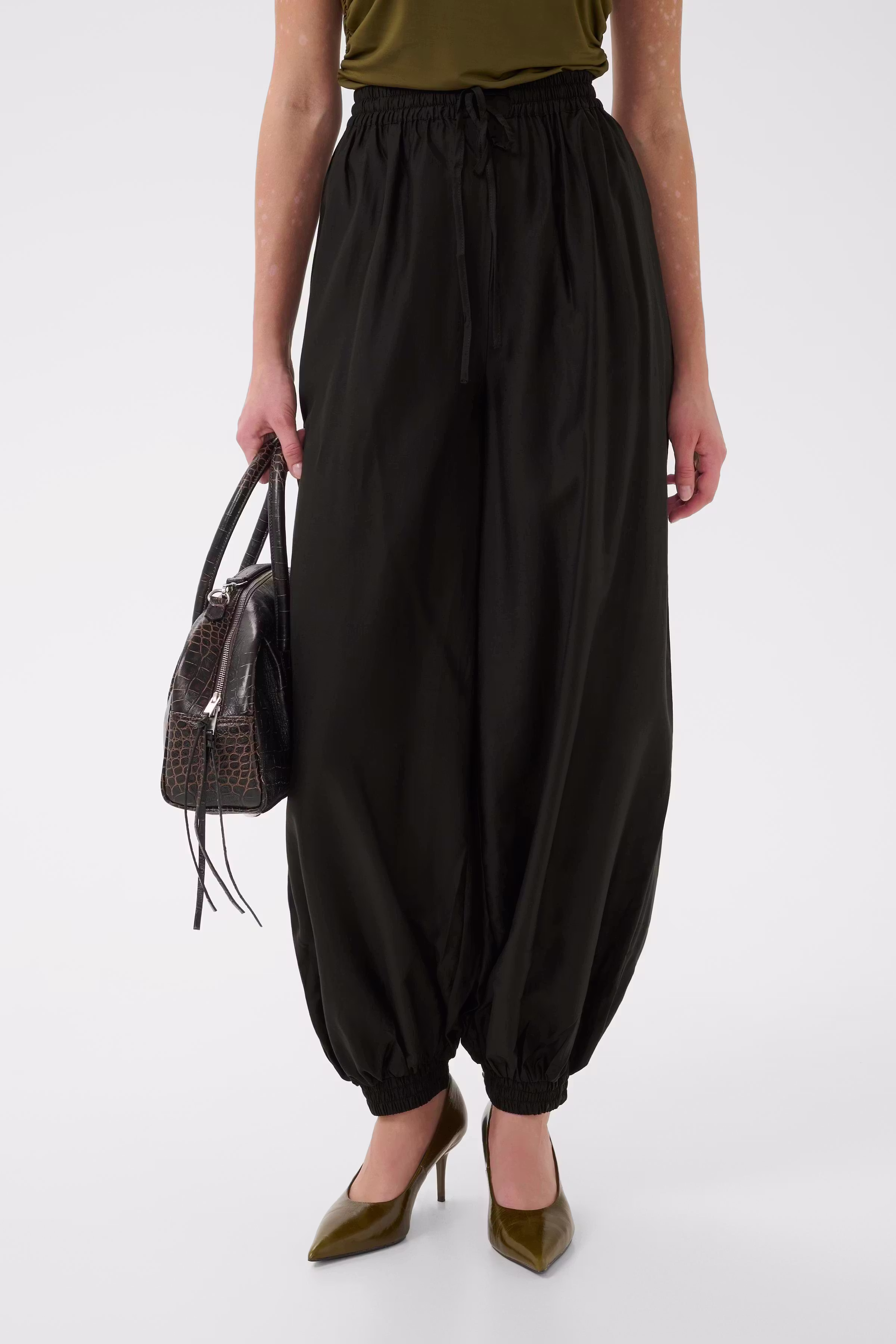 GZsiora Ballonhose LOOKBOOK FRONT 10911422-100017