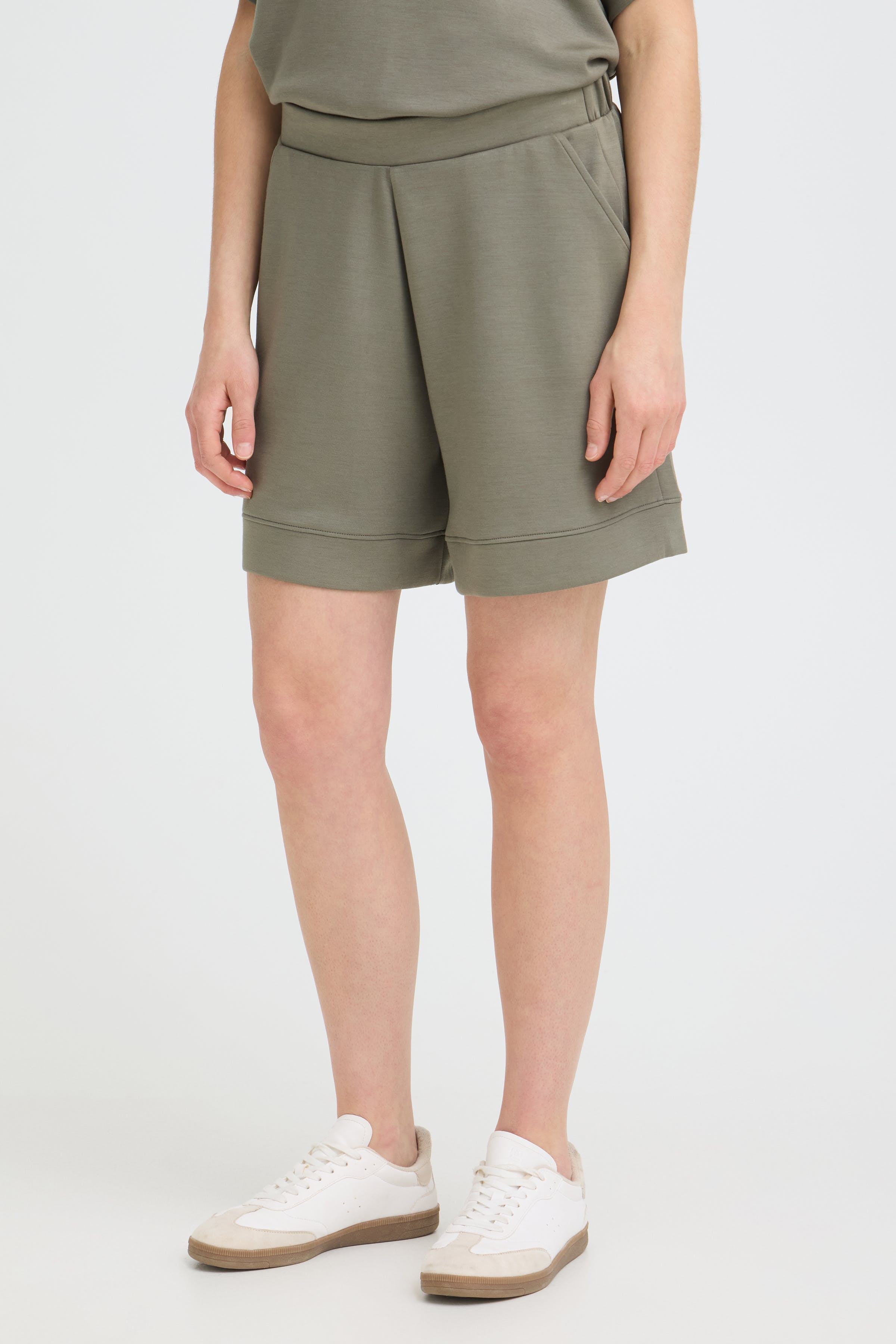 FRAURORA Shorts LOOKBOOK FRONT 20617746-180516
