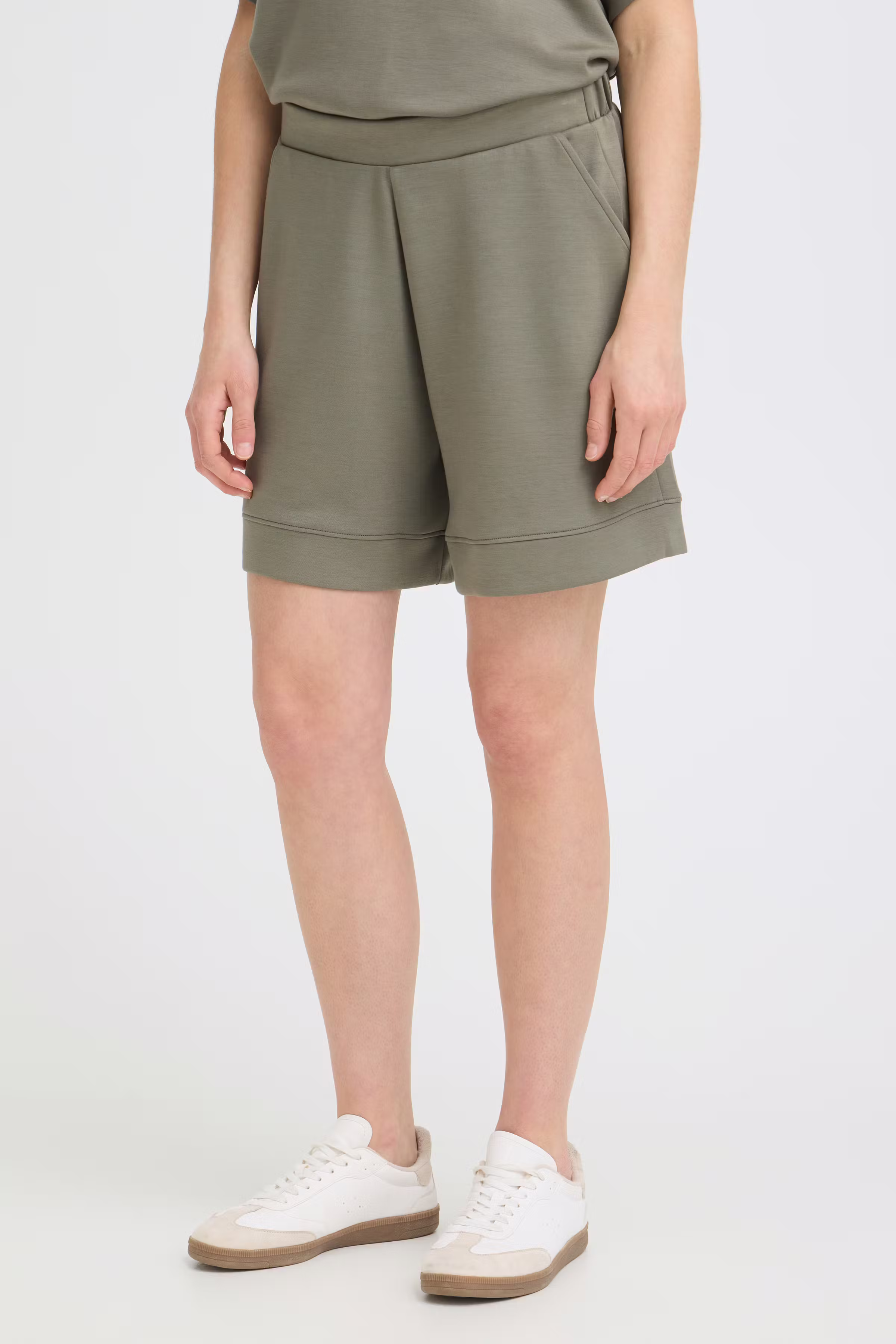 FRAURORA Shorts LOOKBOOK FRONT 20617746-180516