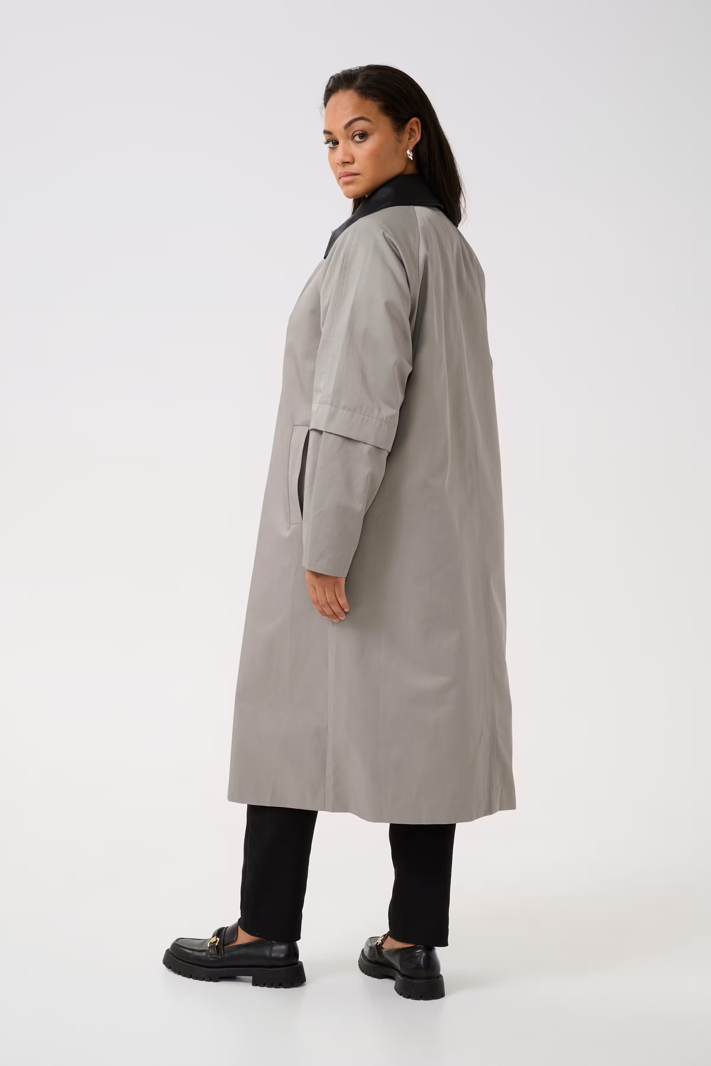 KCsanna Coat LOOKBOOK BACK 10582921-170205