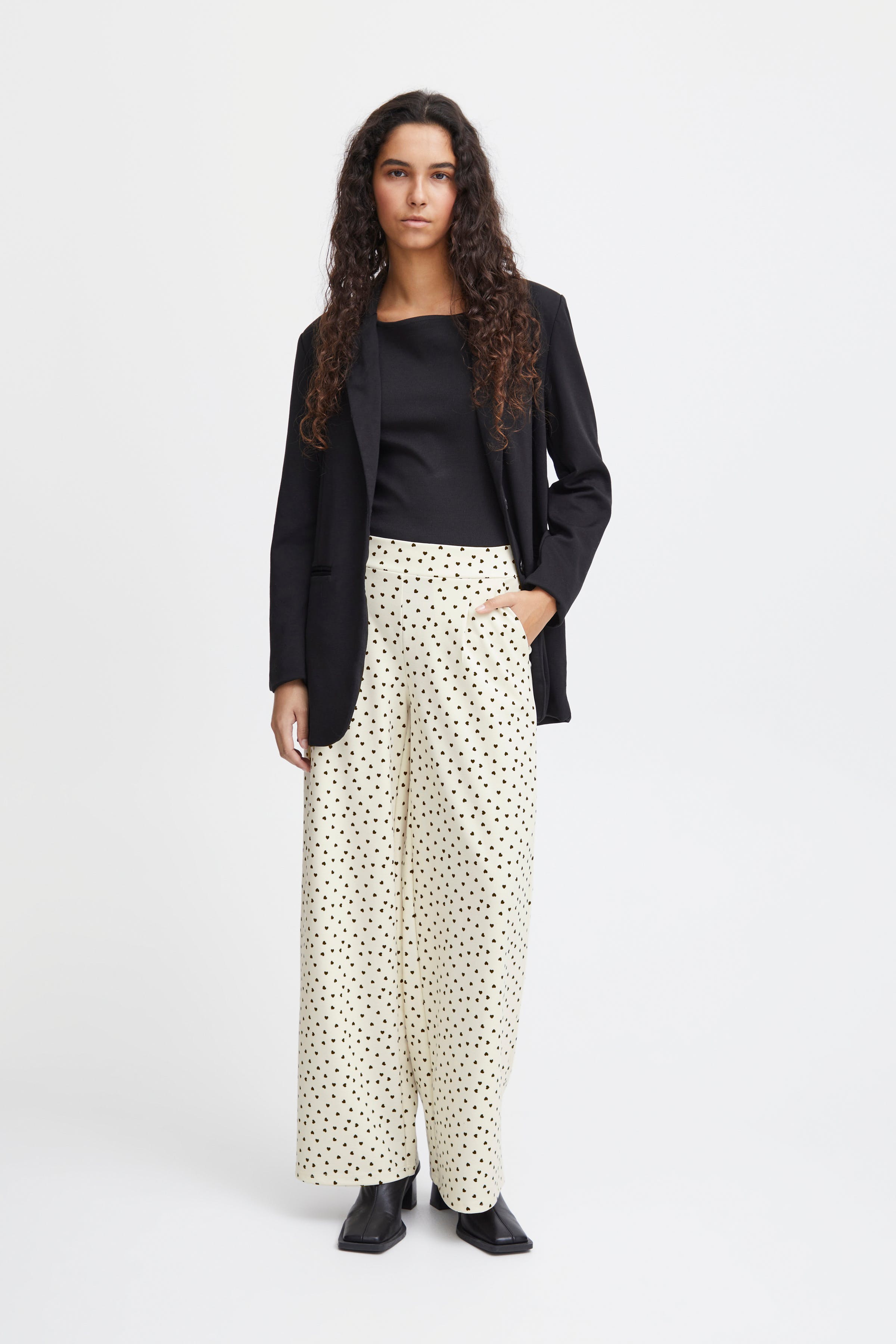 IHKATE Bukser LOOKBOOK FRONT 20121385-202741