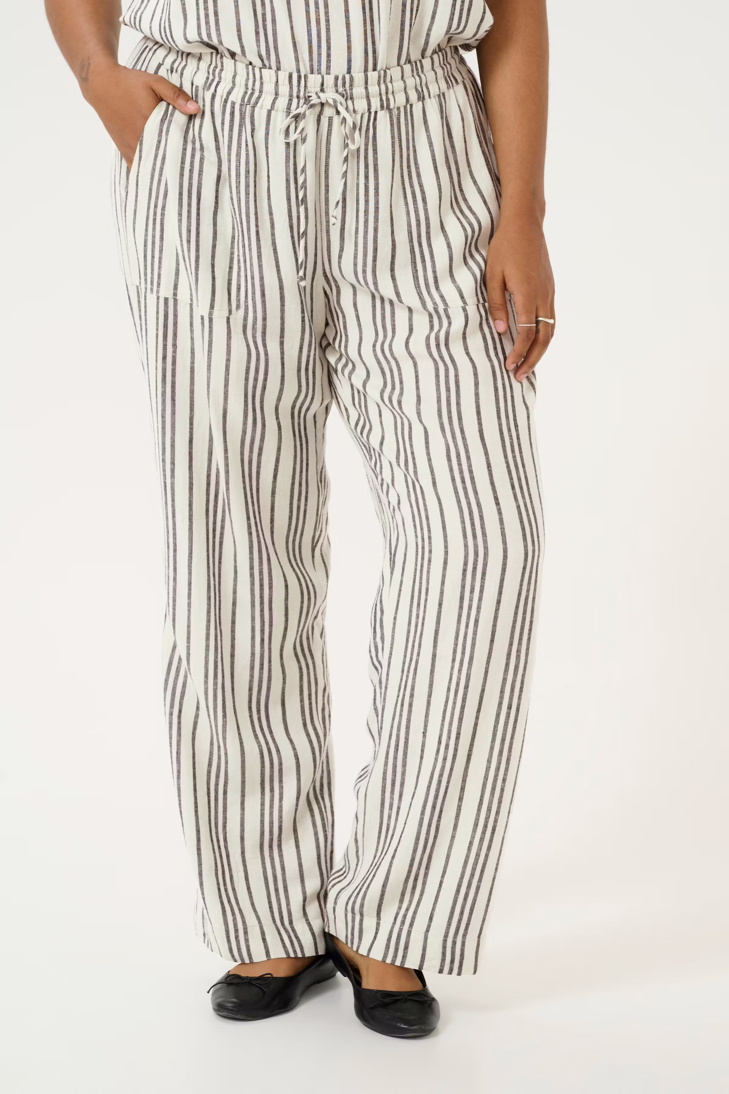 KCmille Linen Trousers LOOKBOOK FRONT 10582220-107124