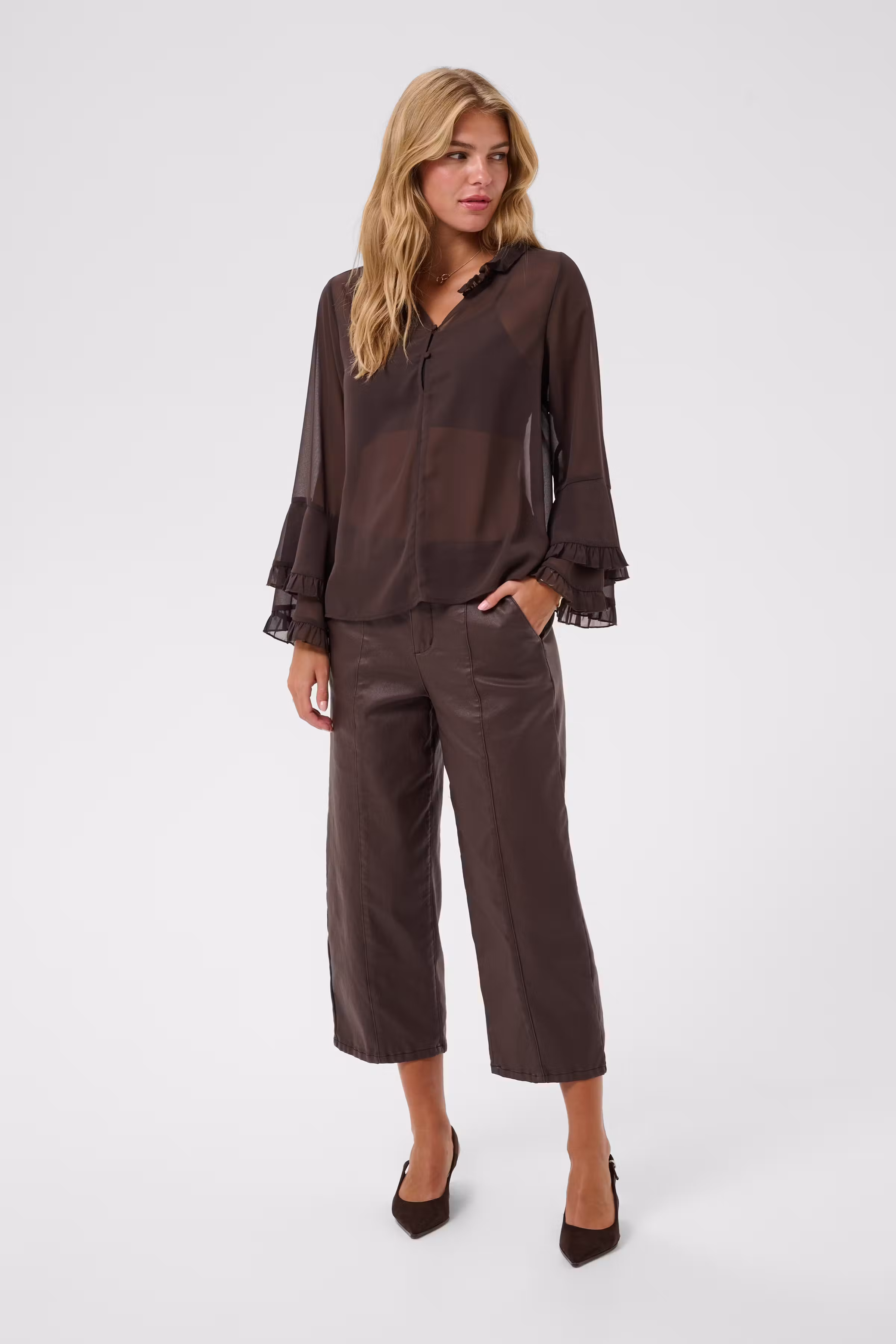 CRFlouncy Bluse LOOKBOOK FRONT 10615646-191016