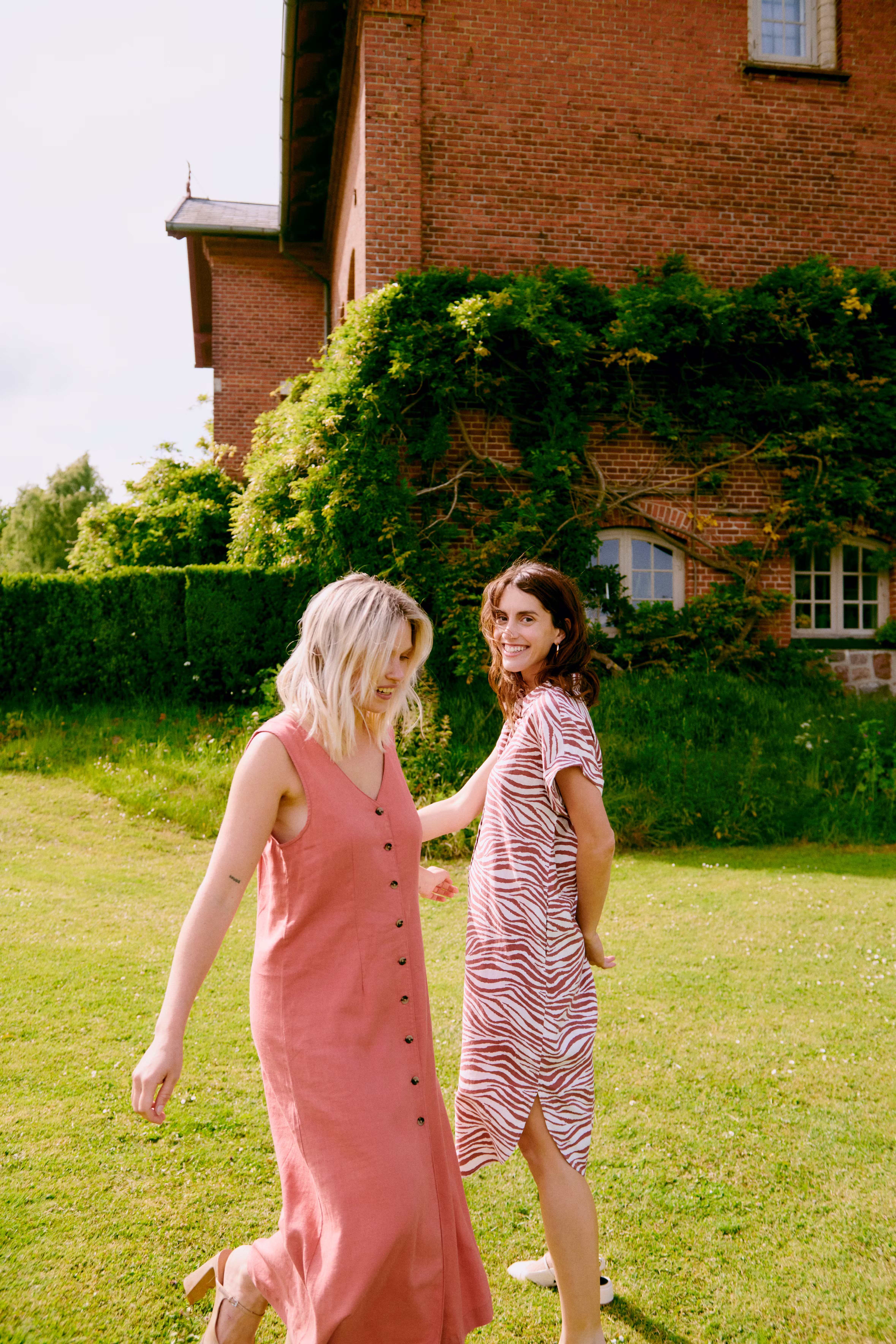 BYFALAKKA Kjole LOCATION NONE 20814553-204541