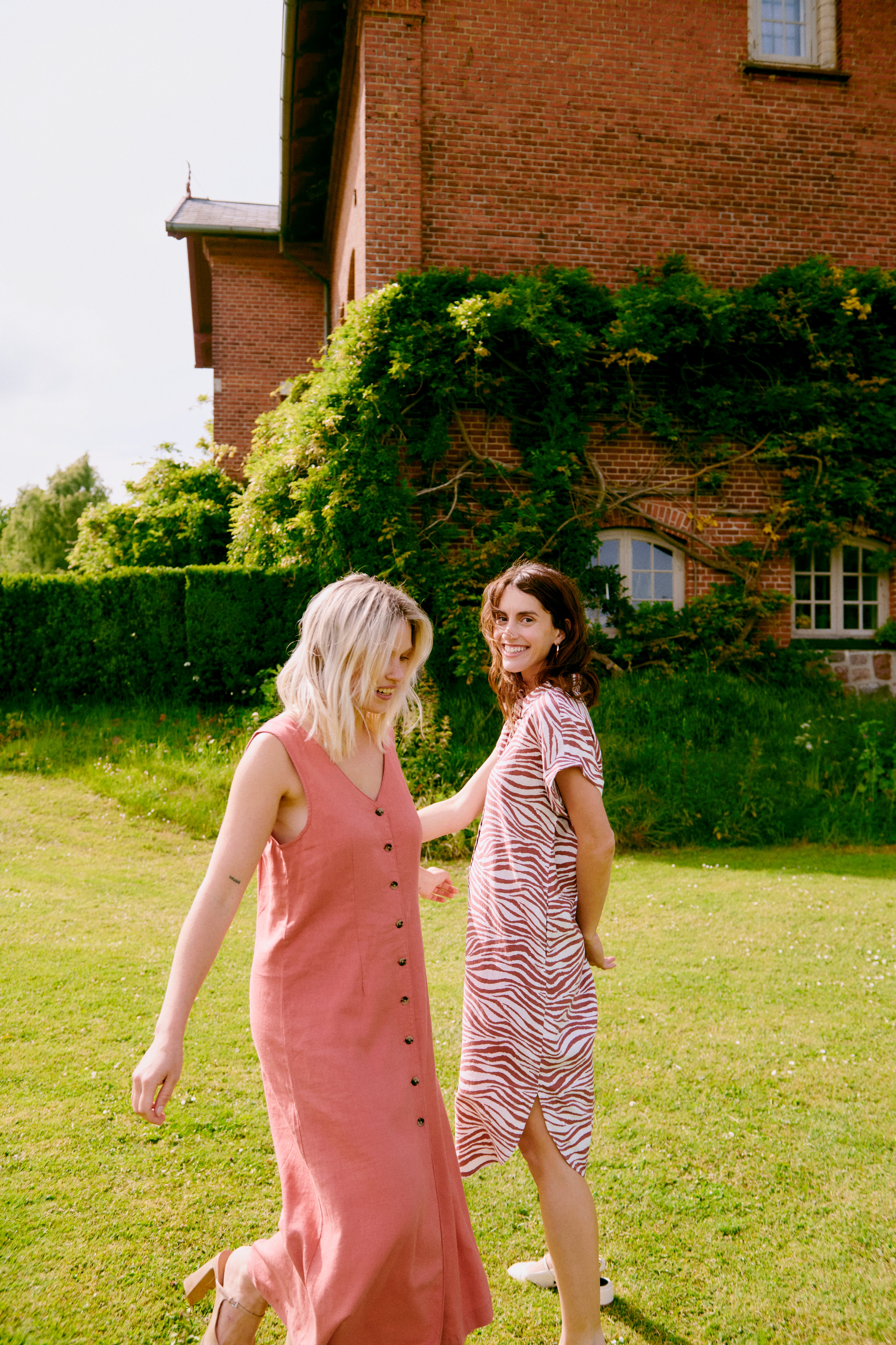 BYFALAKKA Kleid LOCATION NONE 20816615-181436