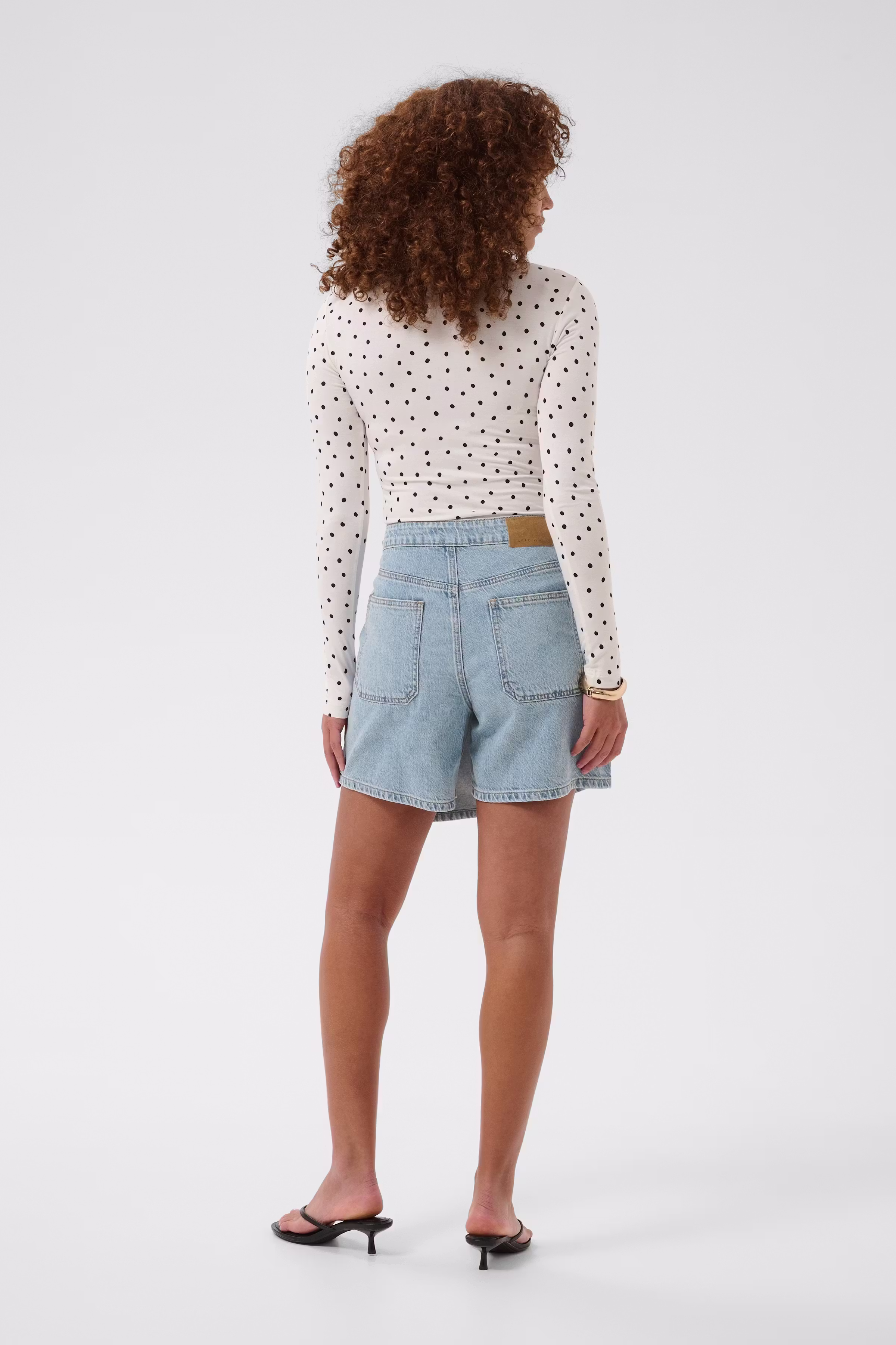 KAjordi Shorts LOOKBOOK BACK 10511747-109460