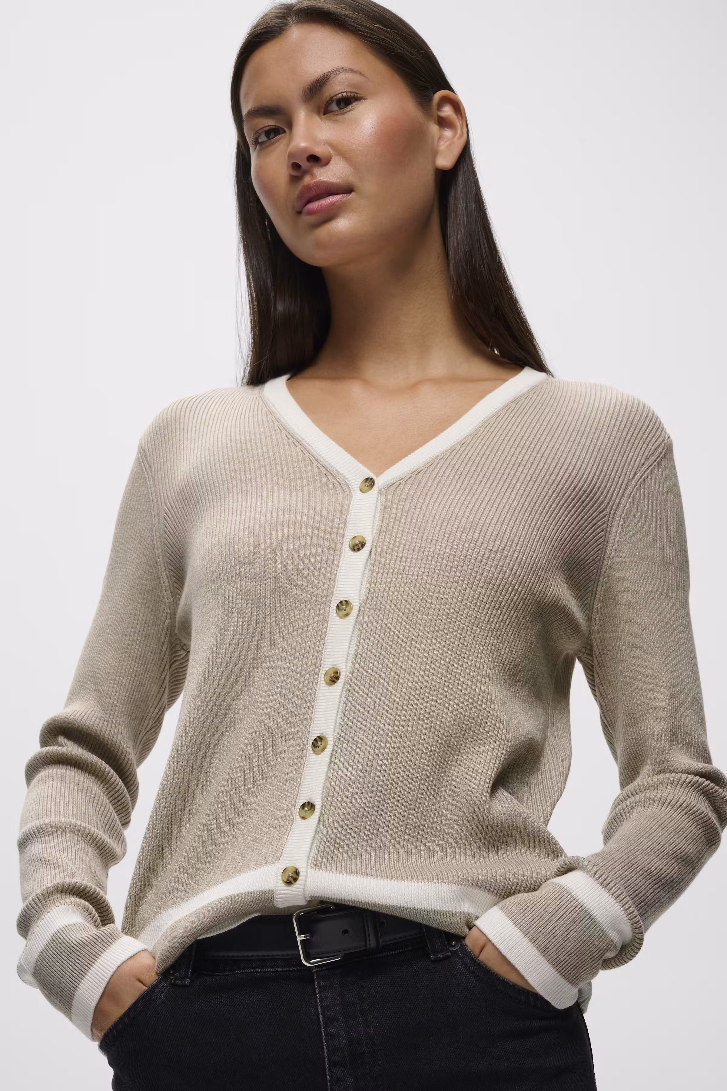 LeenahIW Cardigan LOOKBOOK DETAIL 30110673-303486