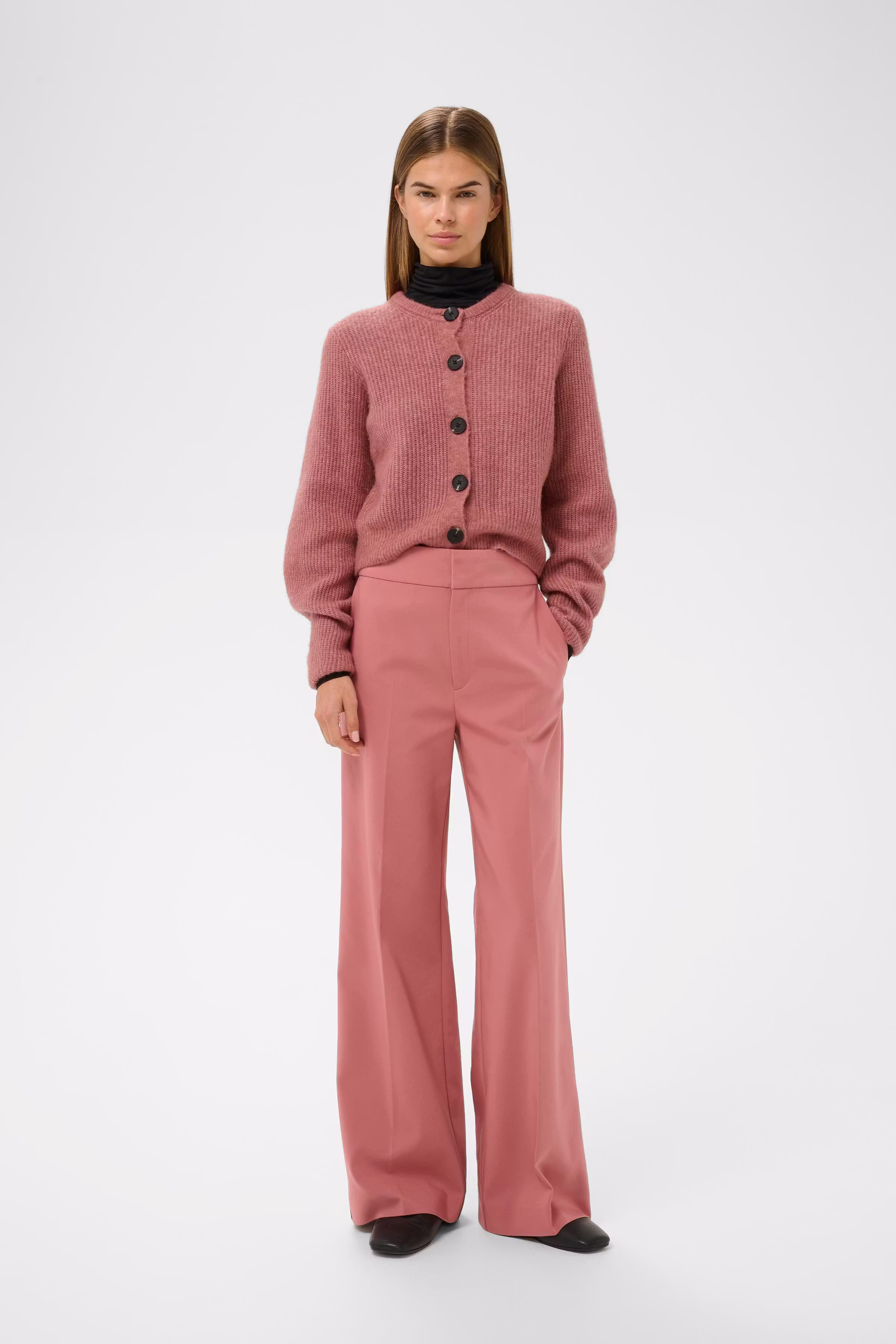 NIASIW Cardigan LOOKBOOK FRONT 30112297-181435