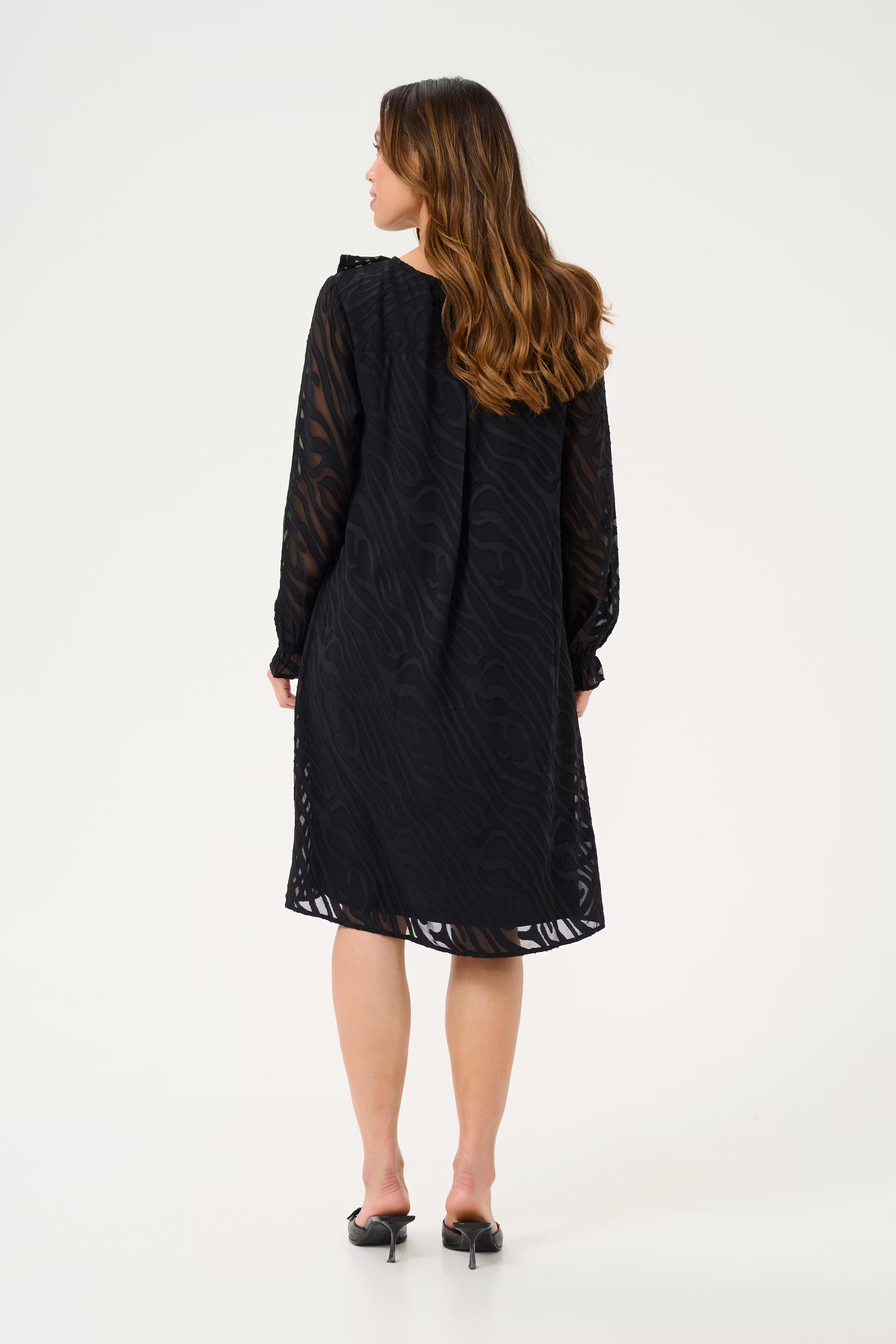 CRYana Robe LOOKBOOK BACK 10612985-107365