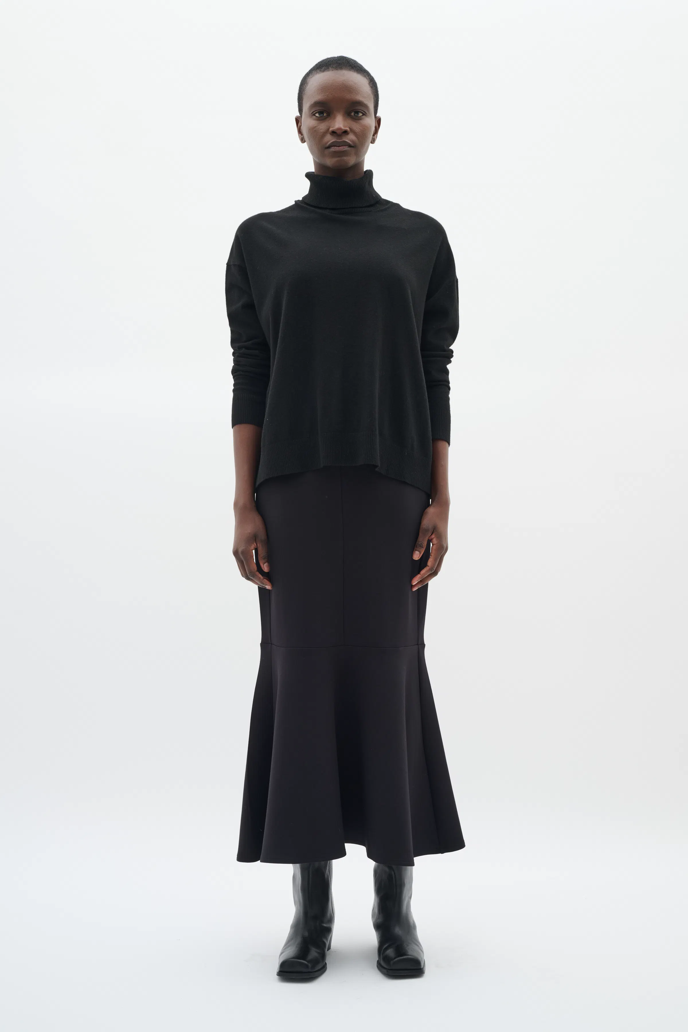 GleaIW Kellsie Turtleneck Pullover LOOKBOOK FRONT 30110934-194008
