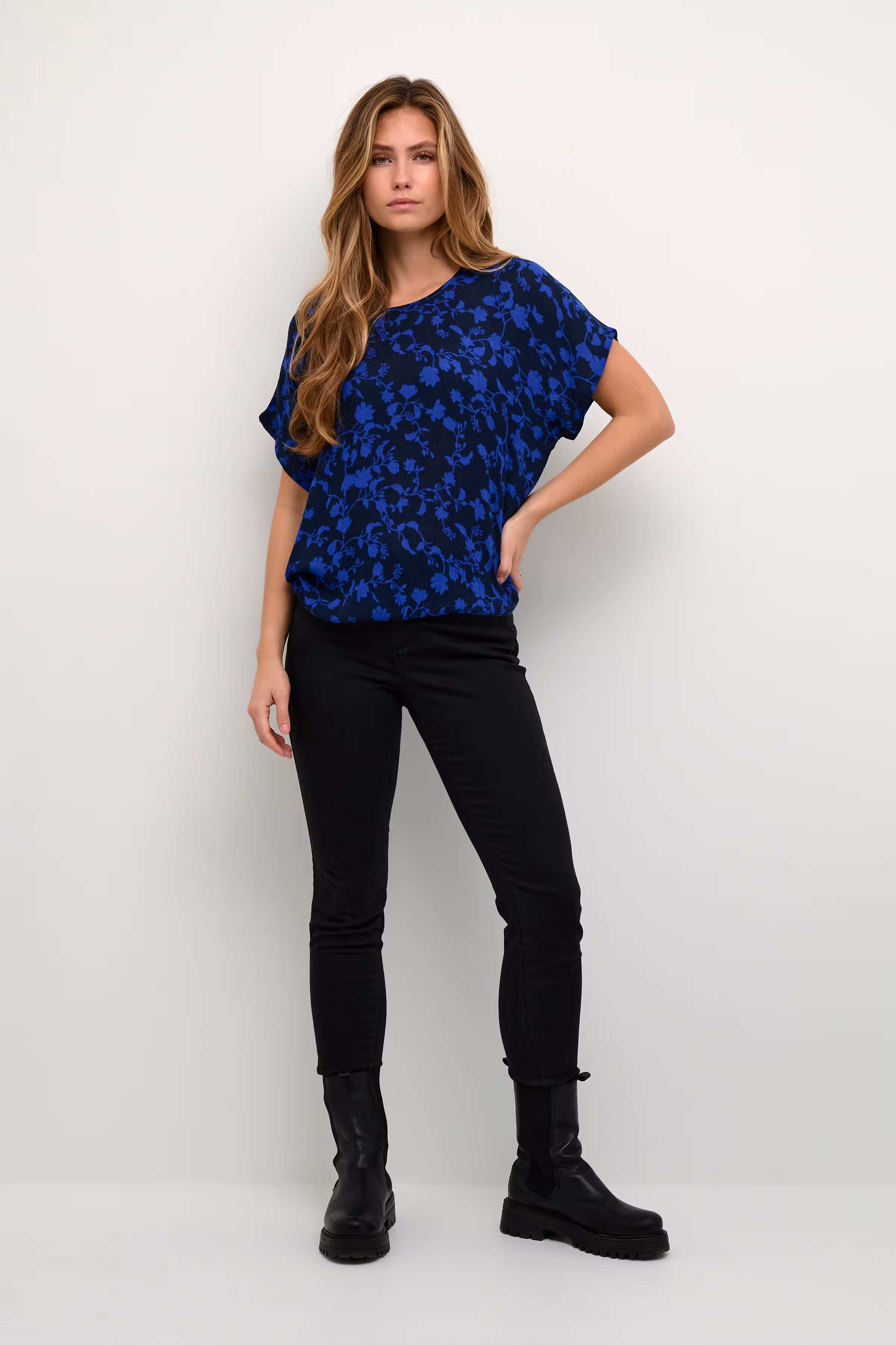 KAlokia Bluse LOOKBOOK FRONT 10551852-103671