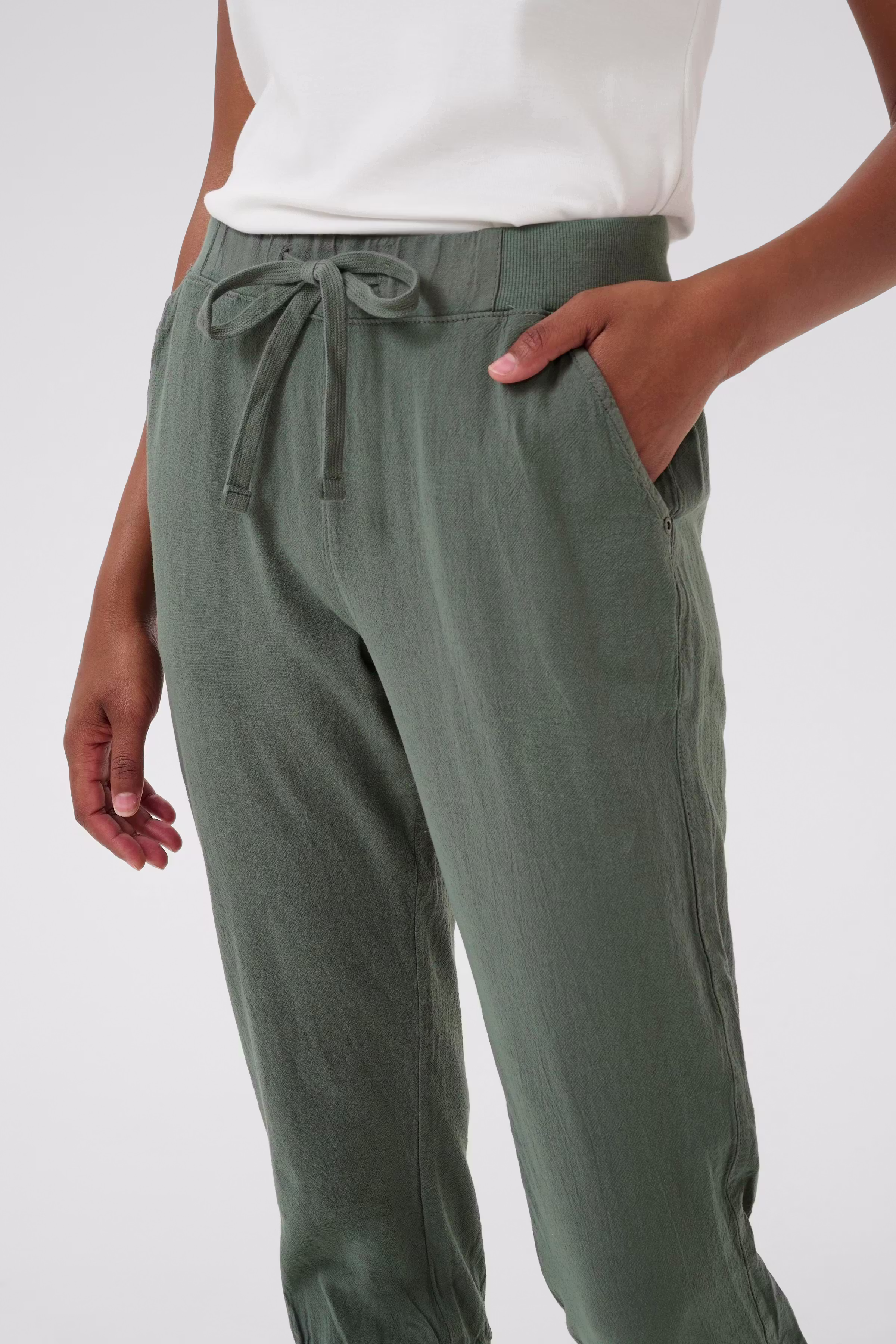 Naya Capri bukser LOOKBOOK DETAIL 10502803-185606