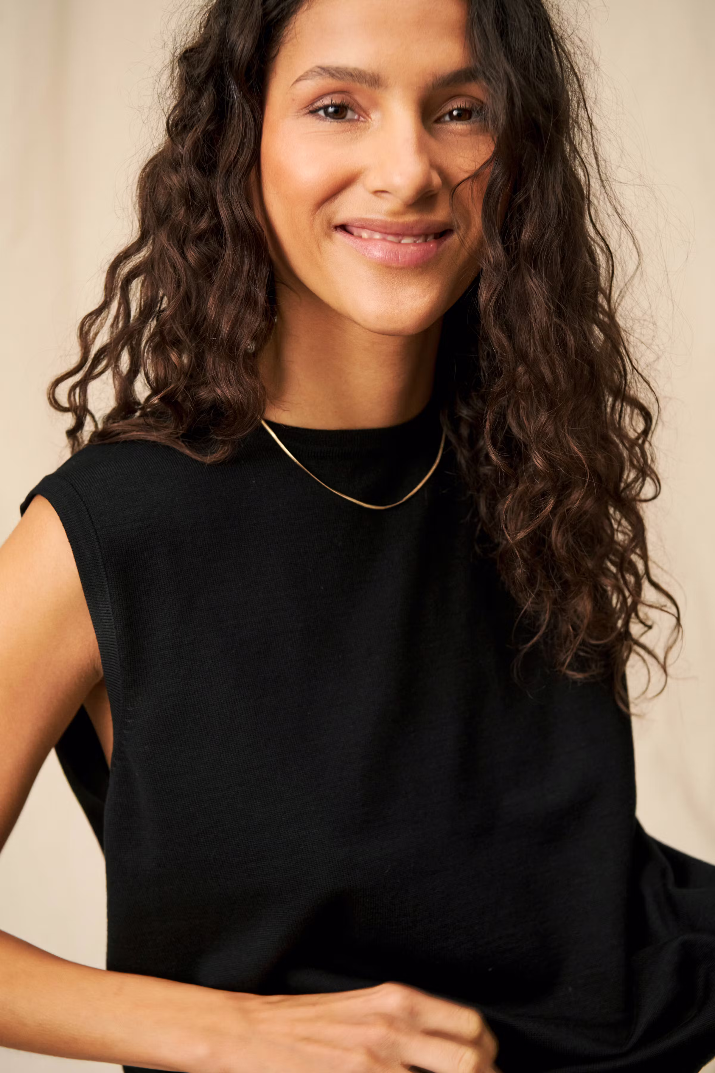 MilaSZ Vest LOCATION NONE 30511506-193911