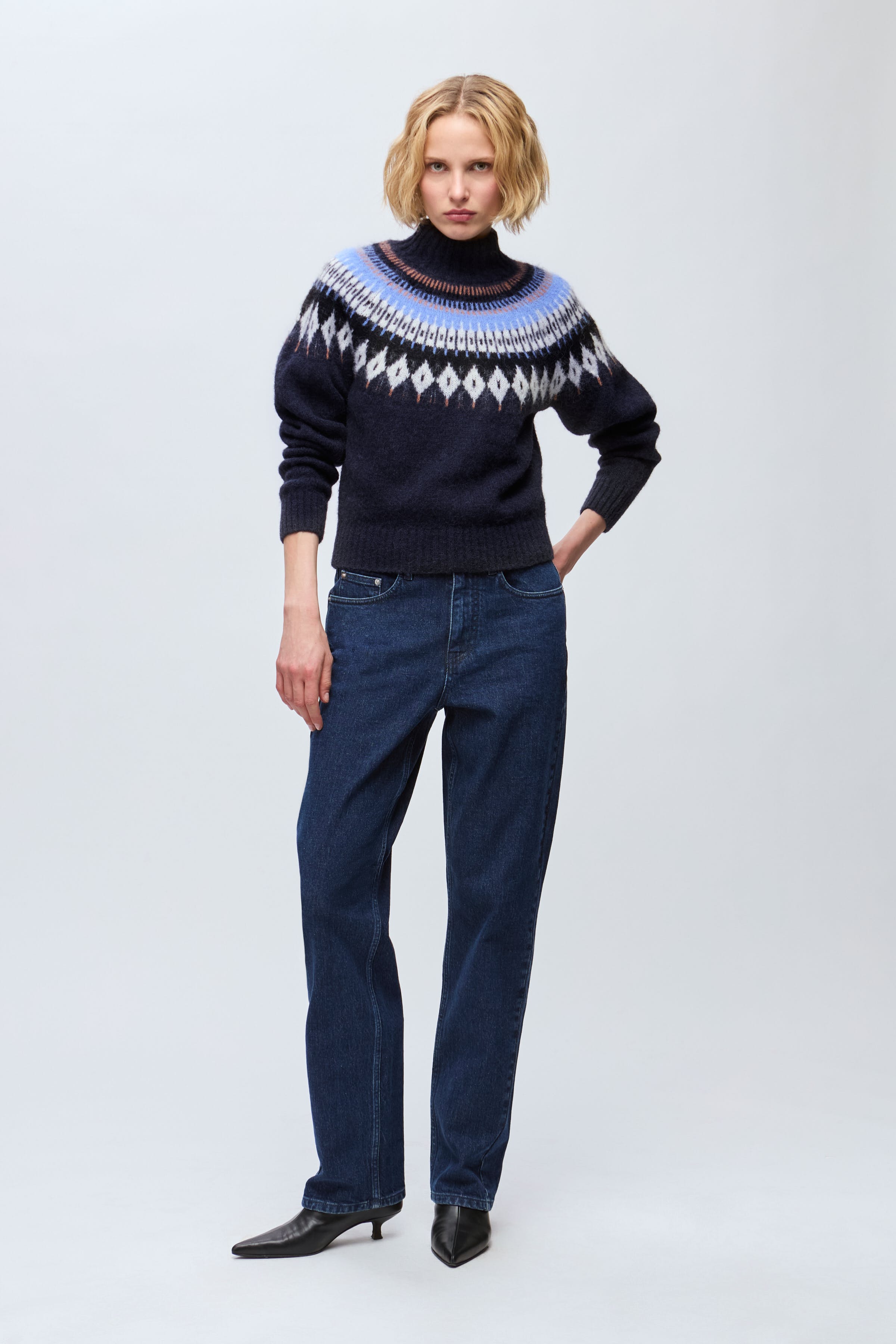 IOFidessa Pullover LOOKBOOK FRONT 30600032-BL900