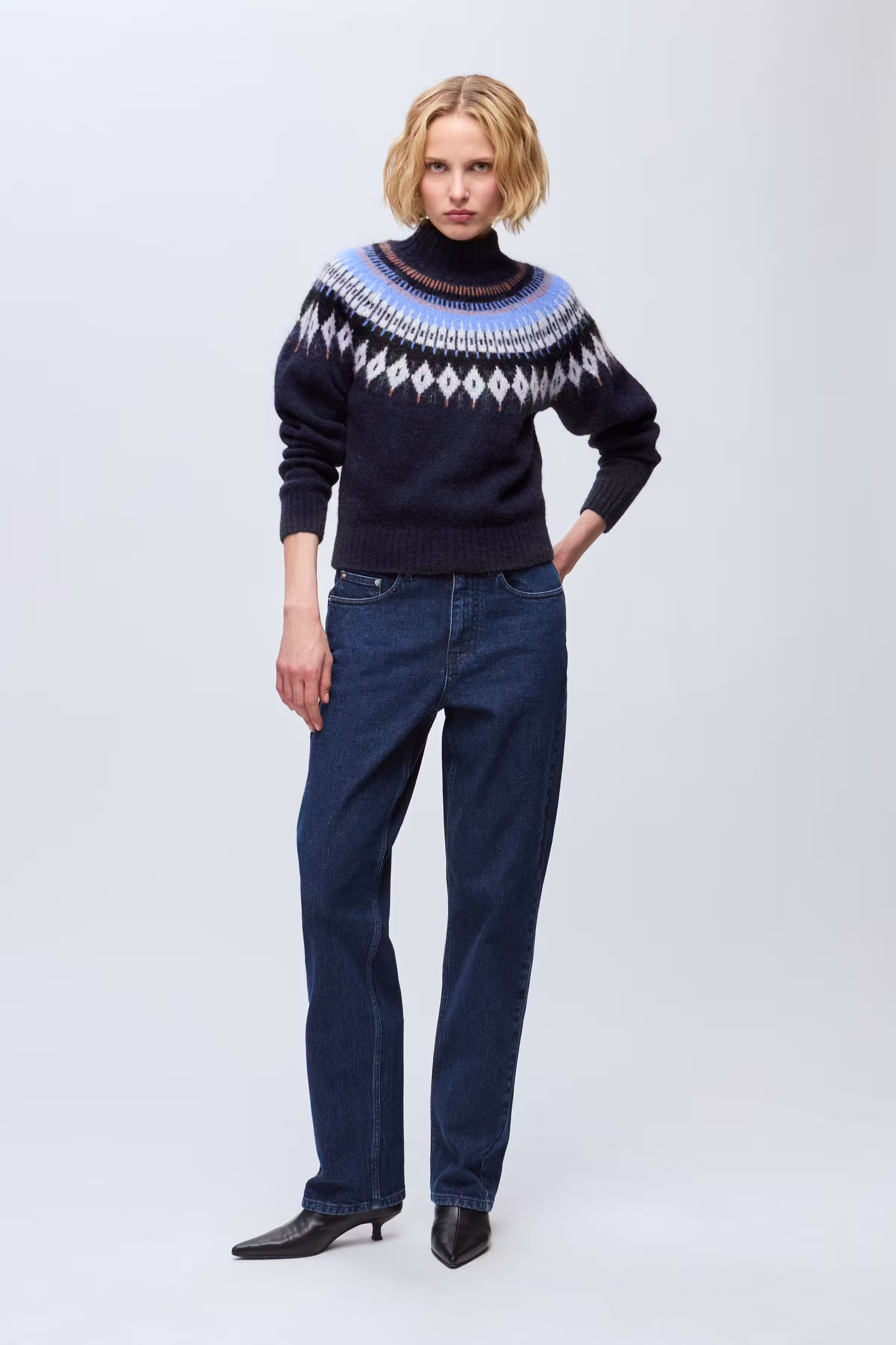IOFidessa Pullover LOOKBOOK FRONT 30600032-BL900