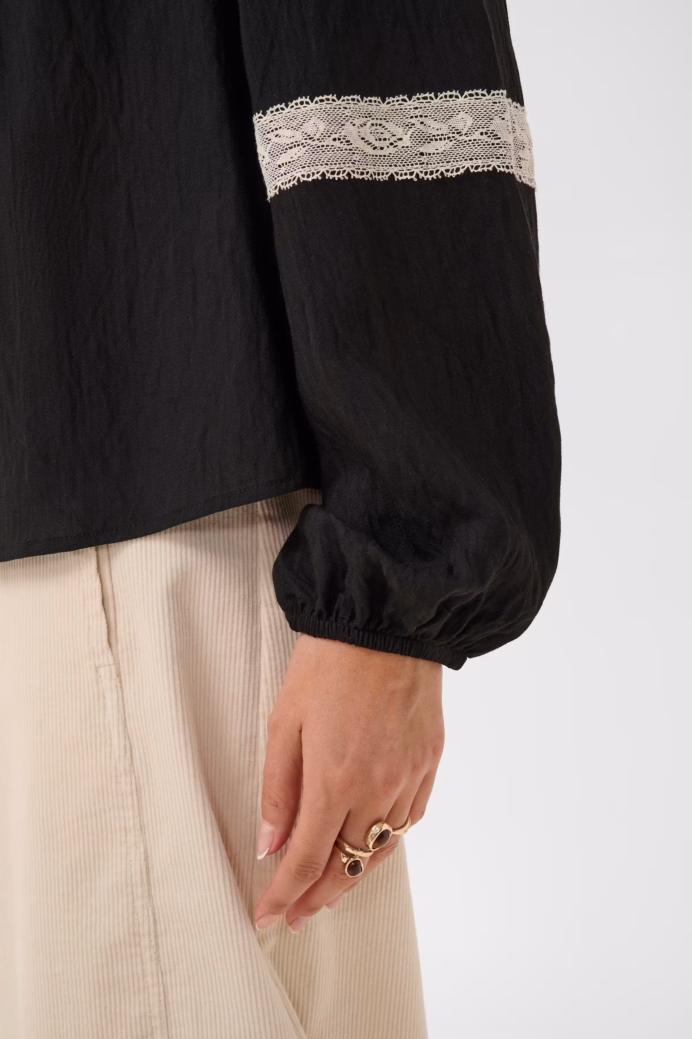 CRLunea Blouse LOOKBOOK DETAIL 10615564-100120