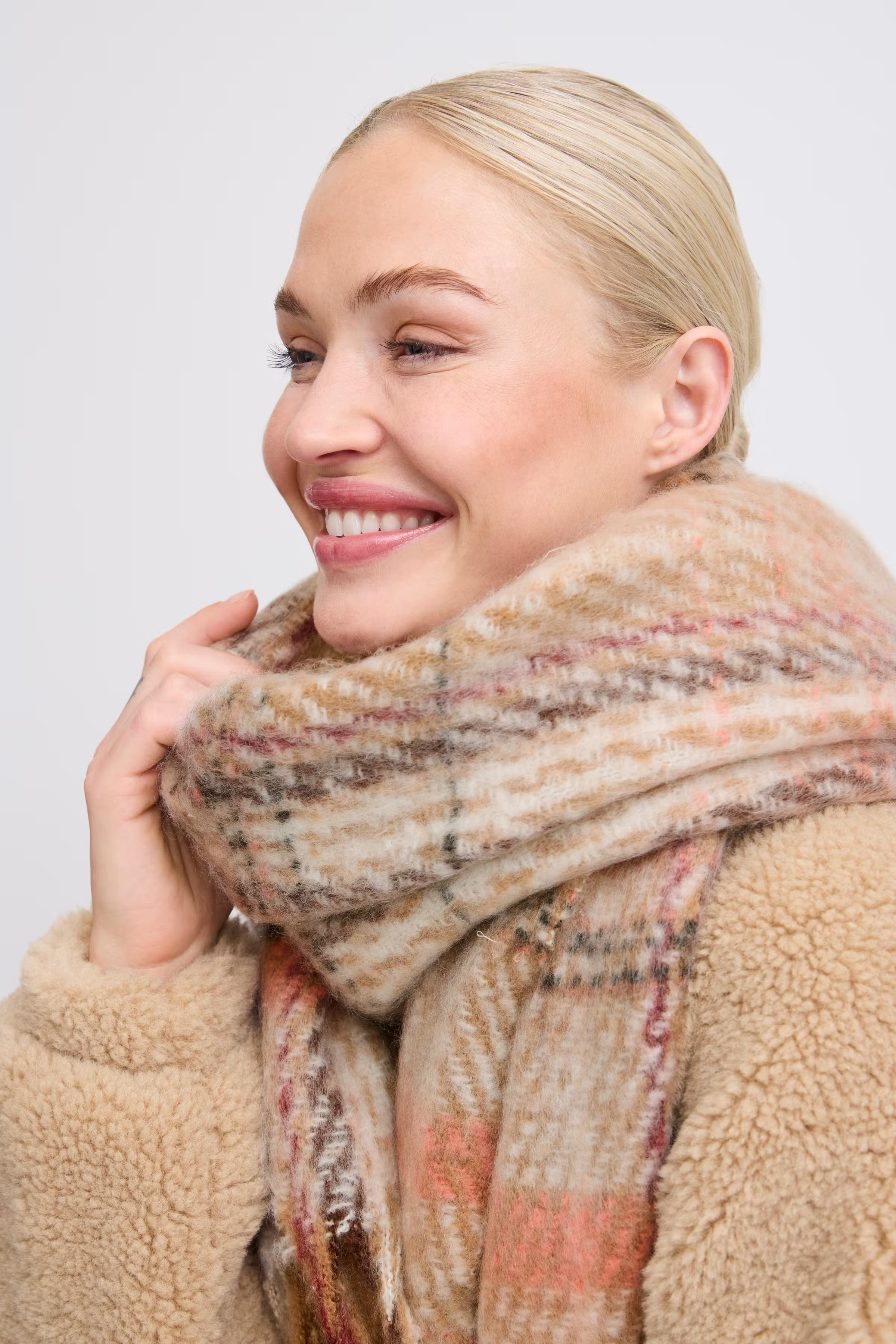 BAWILDE Sjaal LOOKBOOK FRONT 20815430-203342