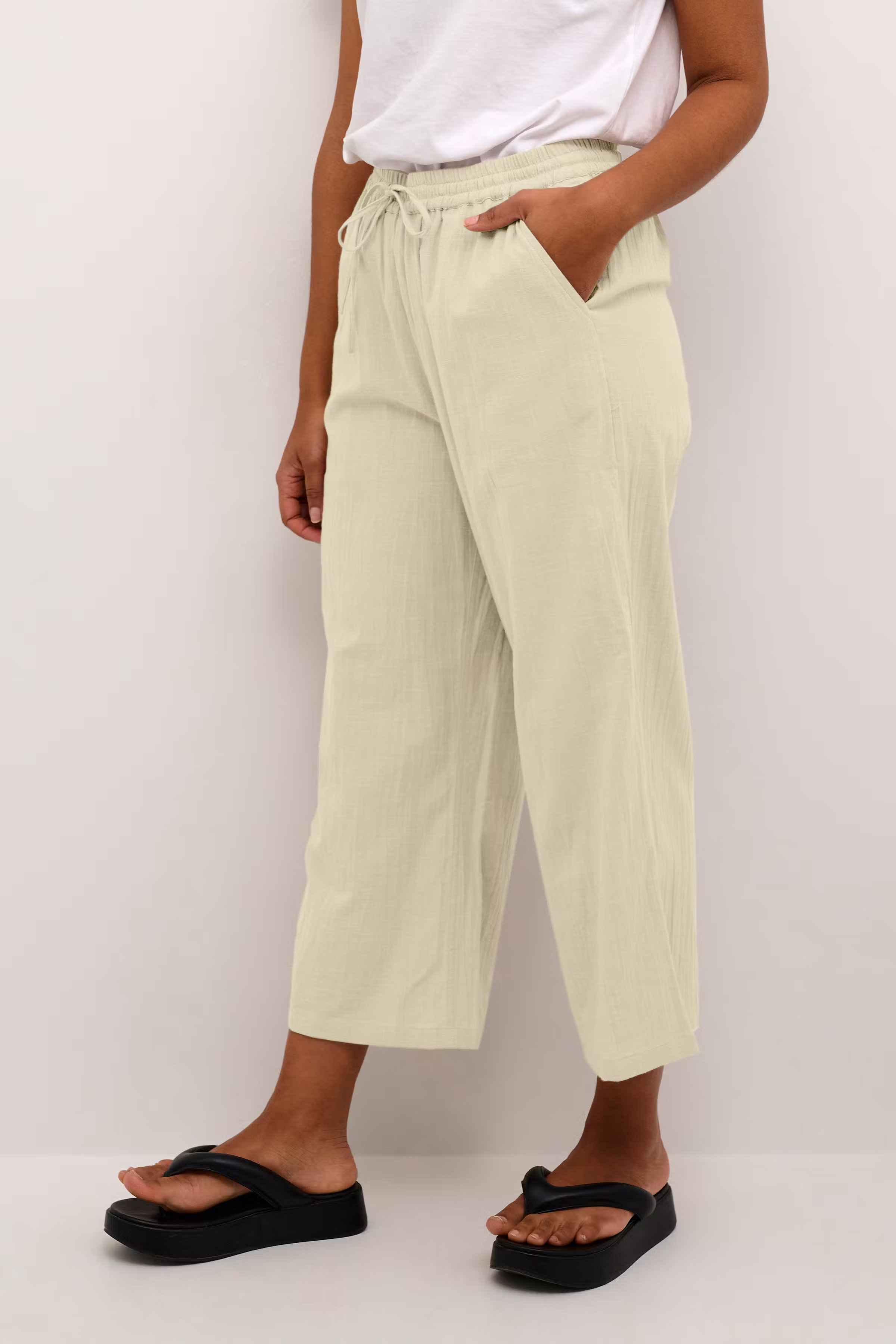 KAemily Trousers LOOKBOOK FRONT 10508876-151305