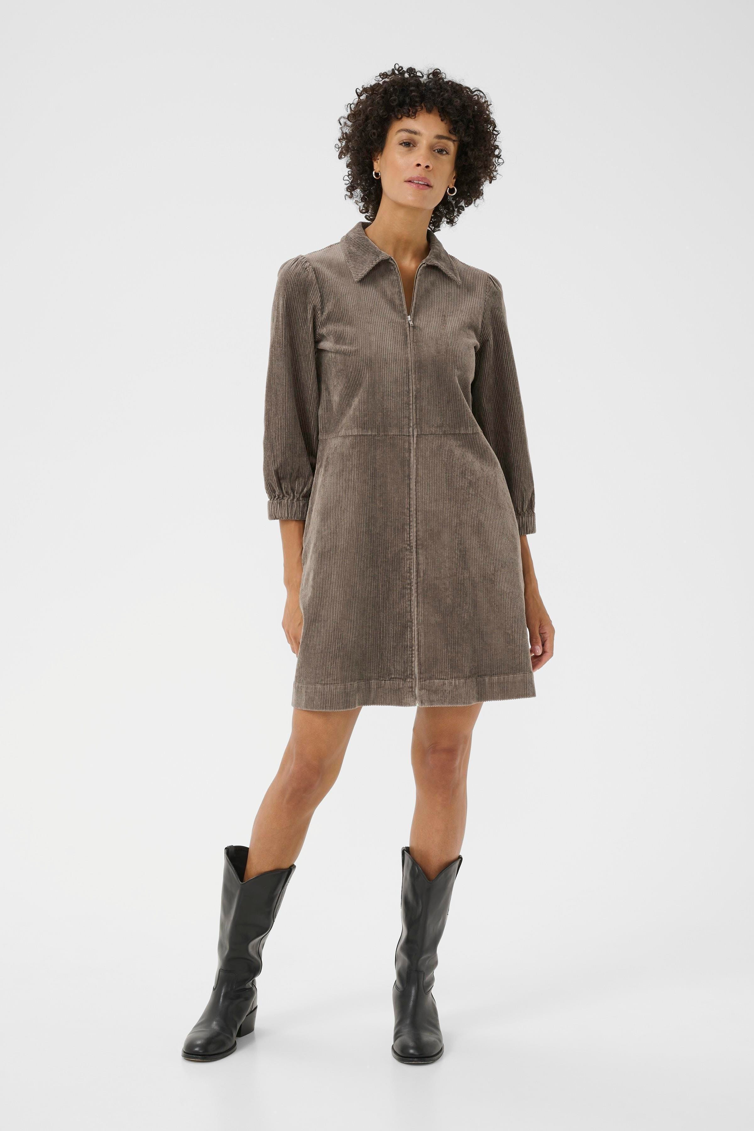 EyvorPW Kordkleid LOOKBOOK FRONT 30308117-181304