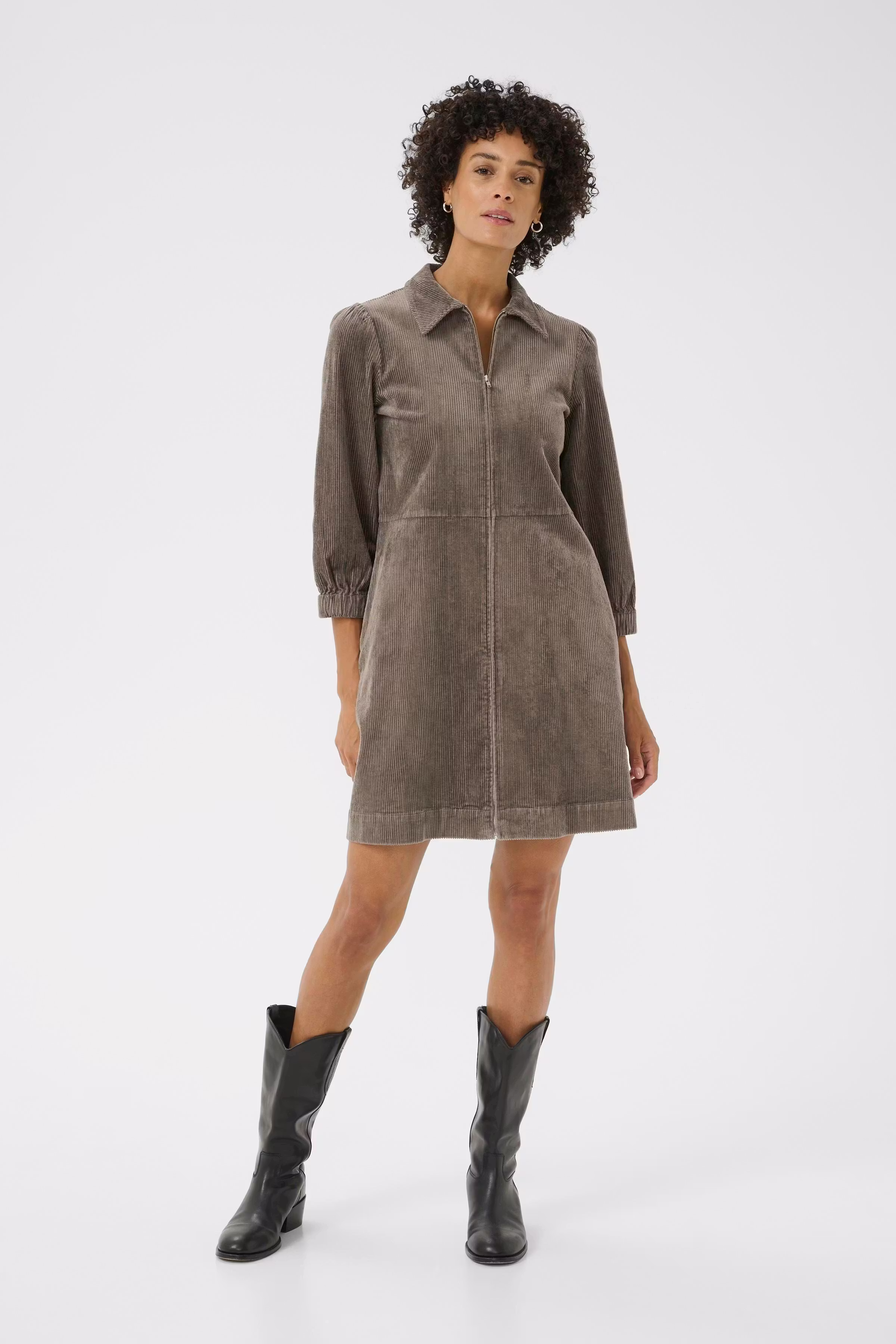 EyvorPW Corduroy Dress LOOKBOOK FRONT 30308117-181304