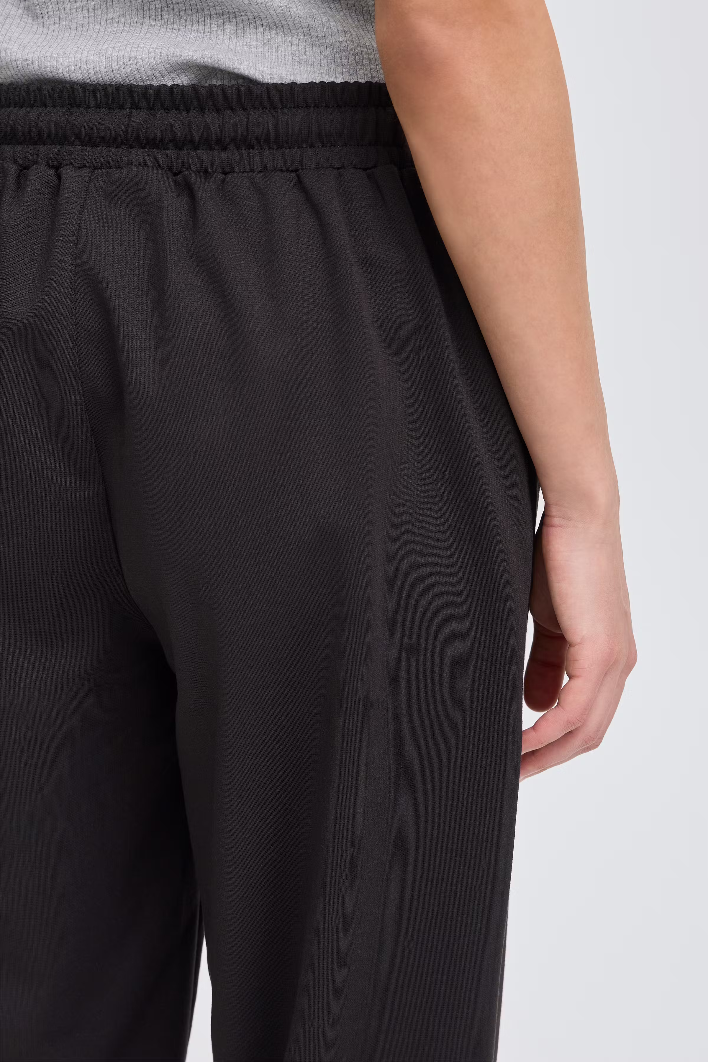 IHKATE Capri bukser LOOKBOOK DETAIL 20123601-194008