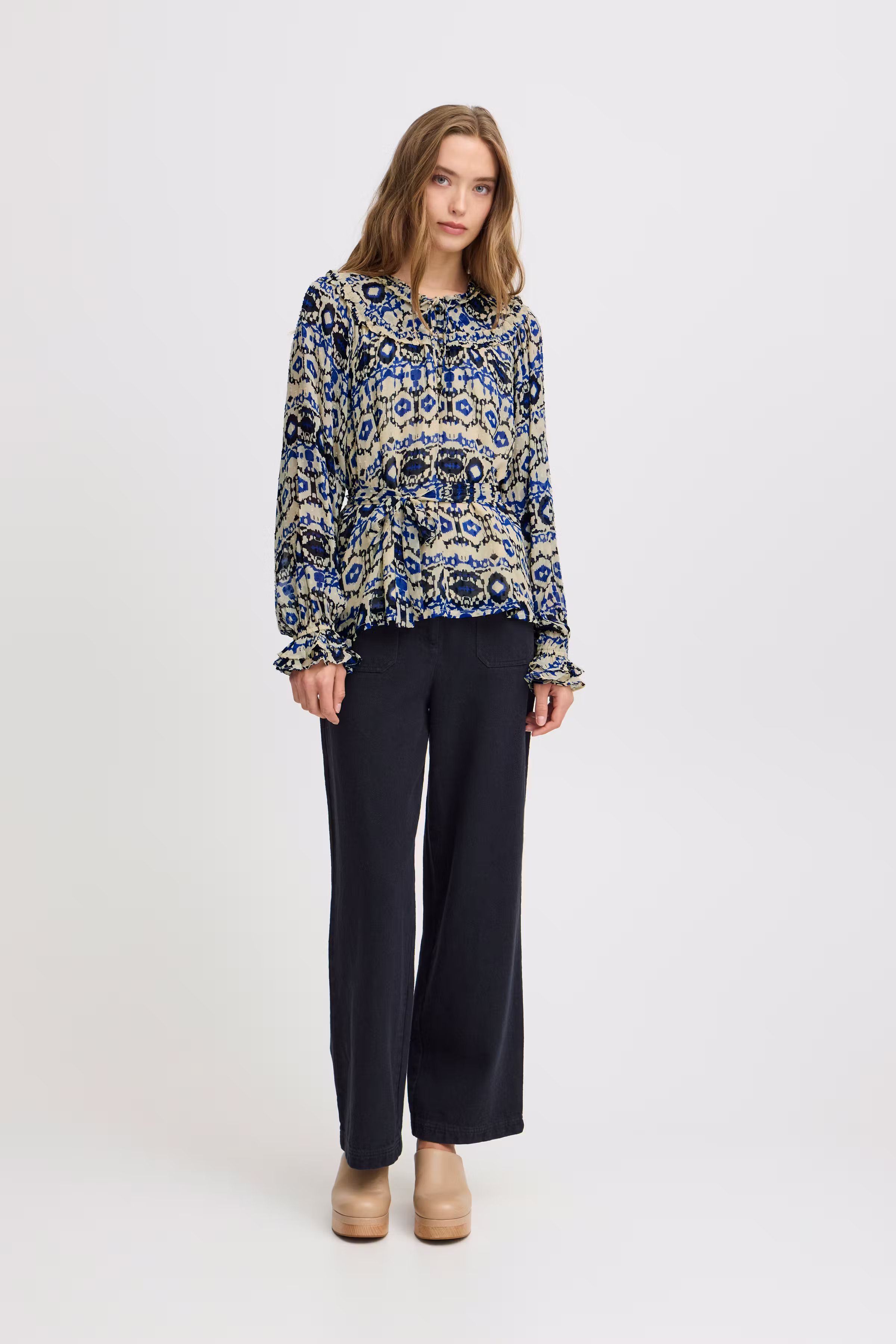 IRMARLA Blouse LOOKBOOK FRONT 20121272-203115