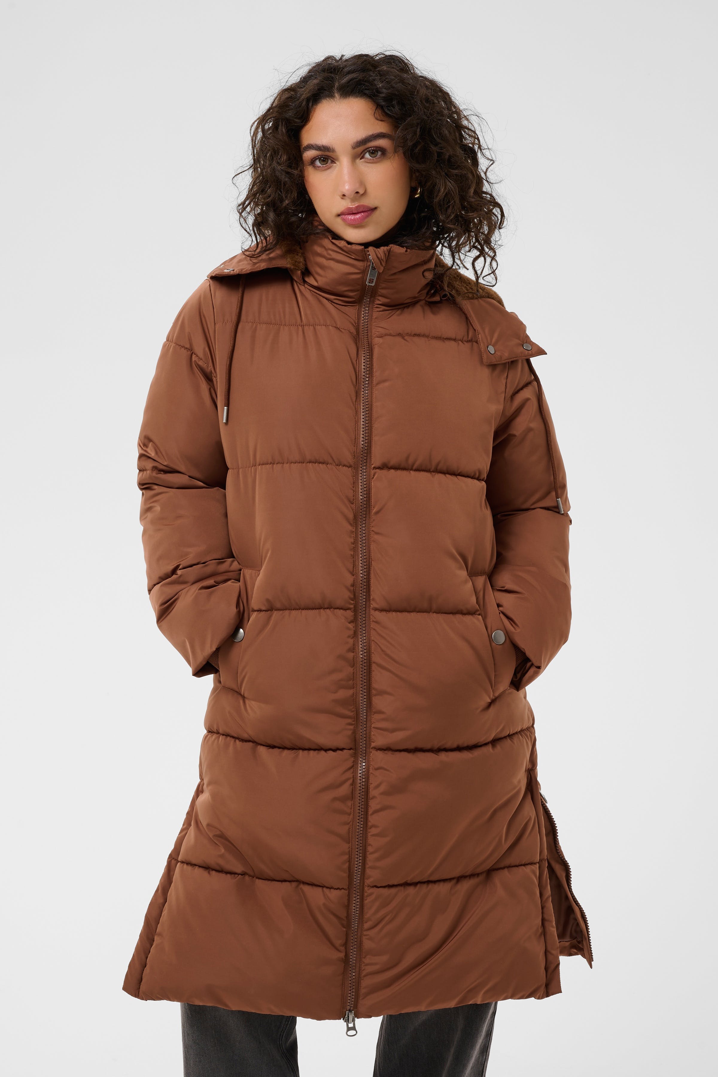 KAnikalui Coat LOOKBOOK FRONT 10511827-191230