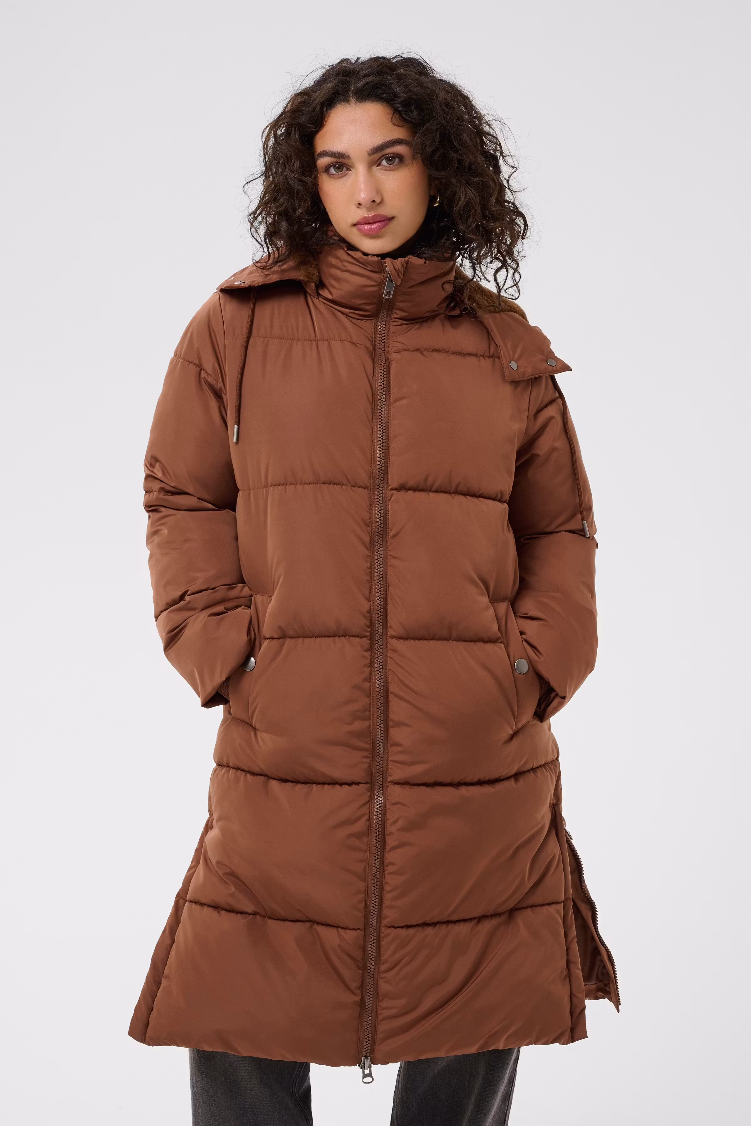 KAnikalui Coat LOOKBOOK FRONT 10511827-191230