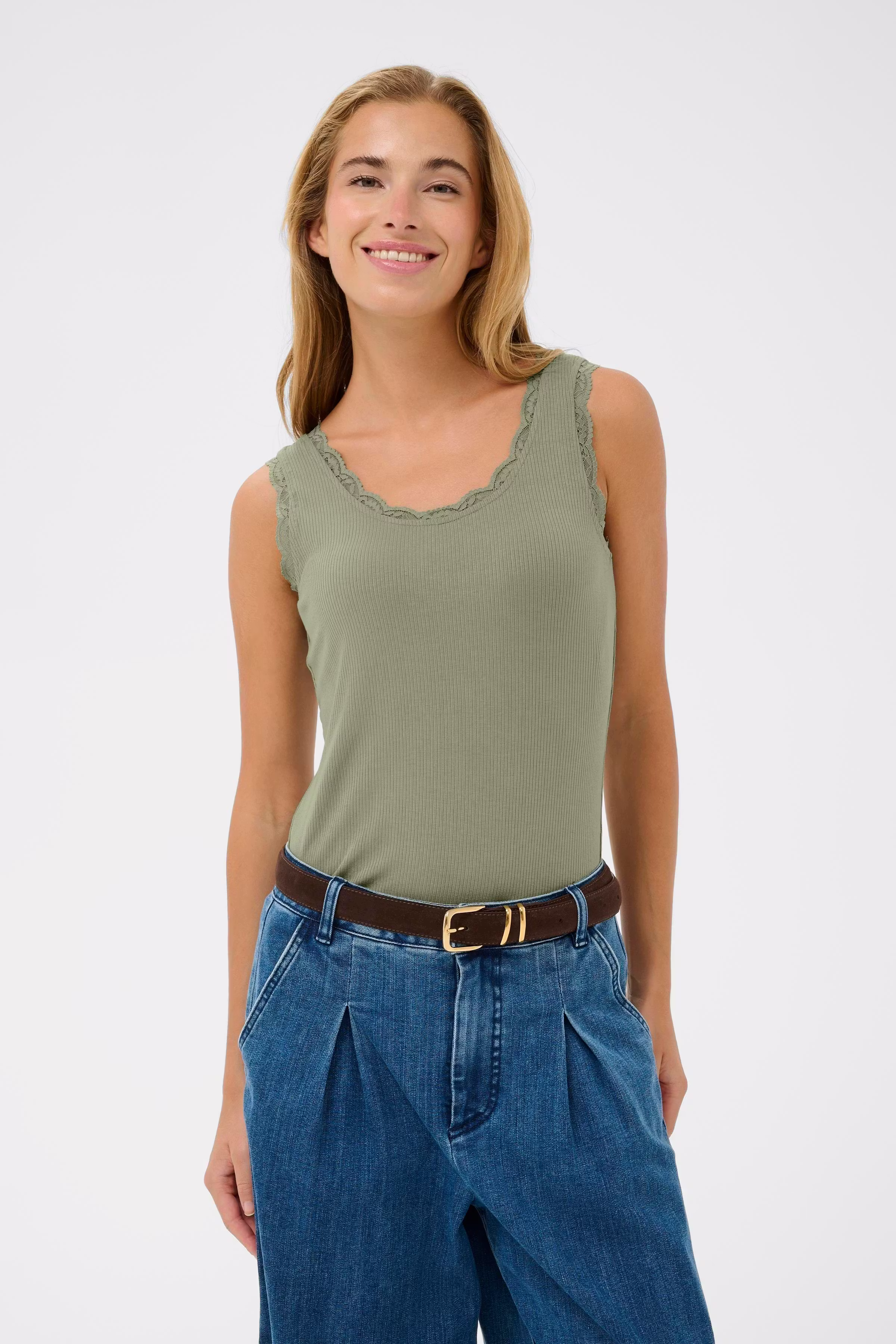 KAomi Top LOOKBOOK FRONT 10510143-176212