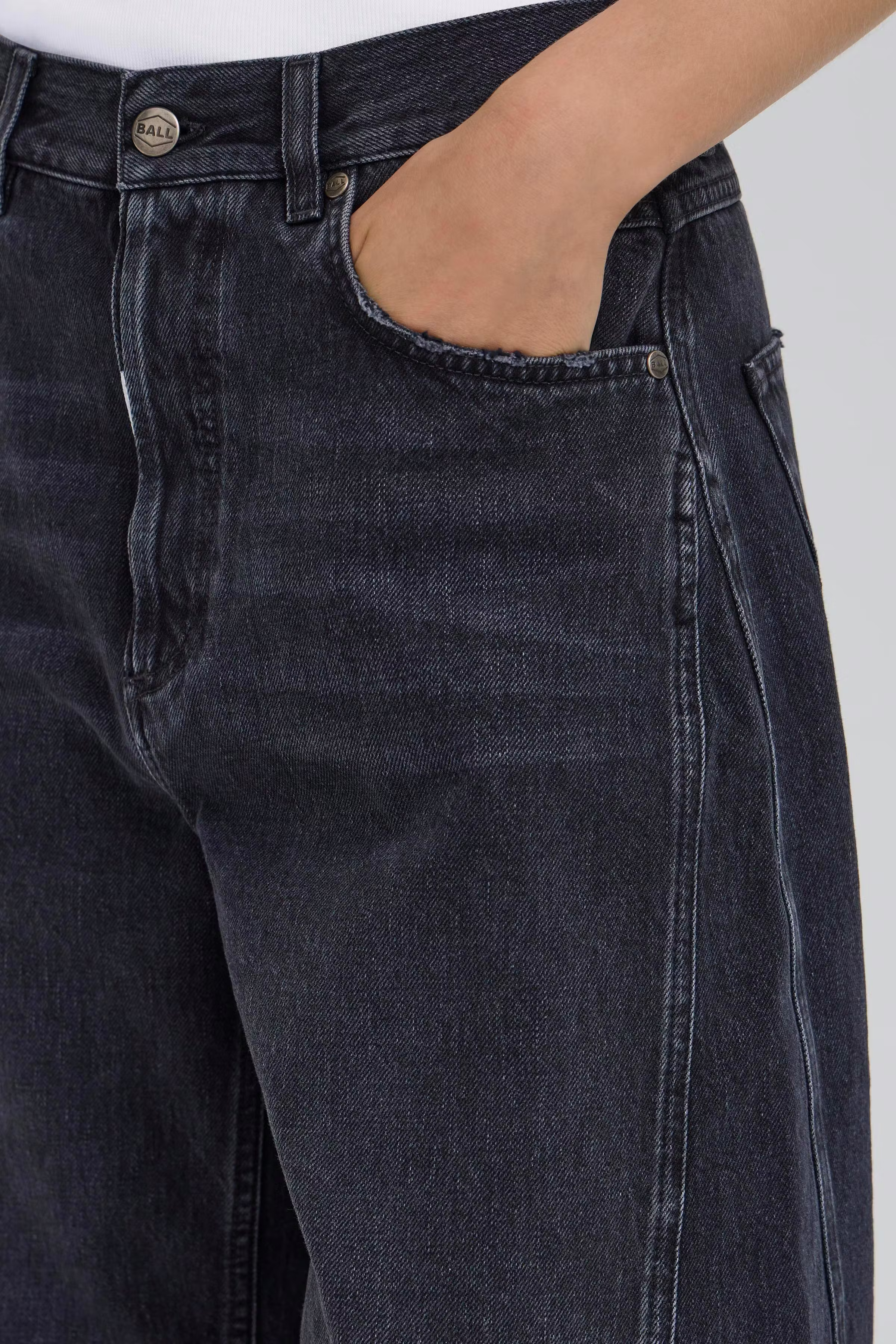 BACAVI Curved Jeans LOOKBOOK DETAIL 50405377-205277