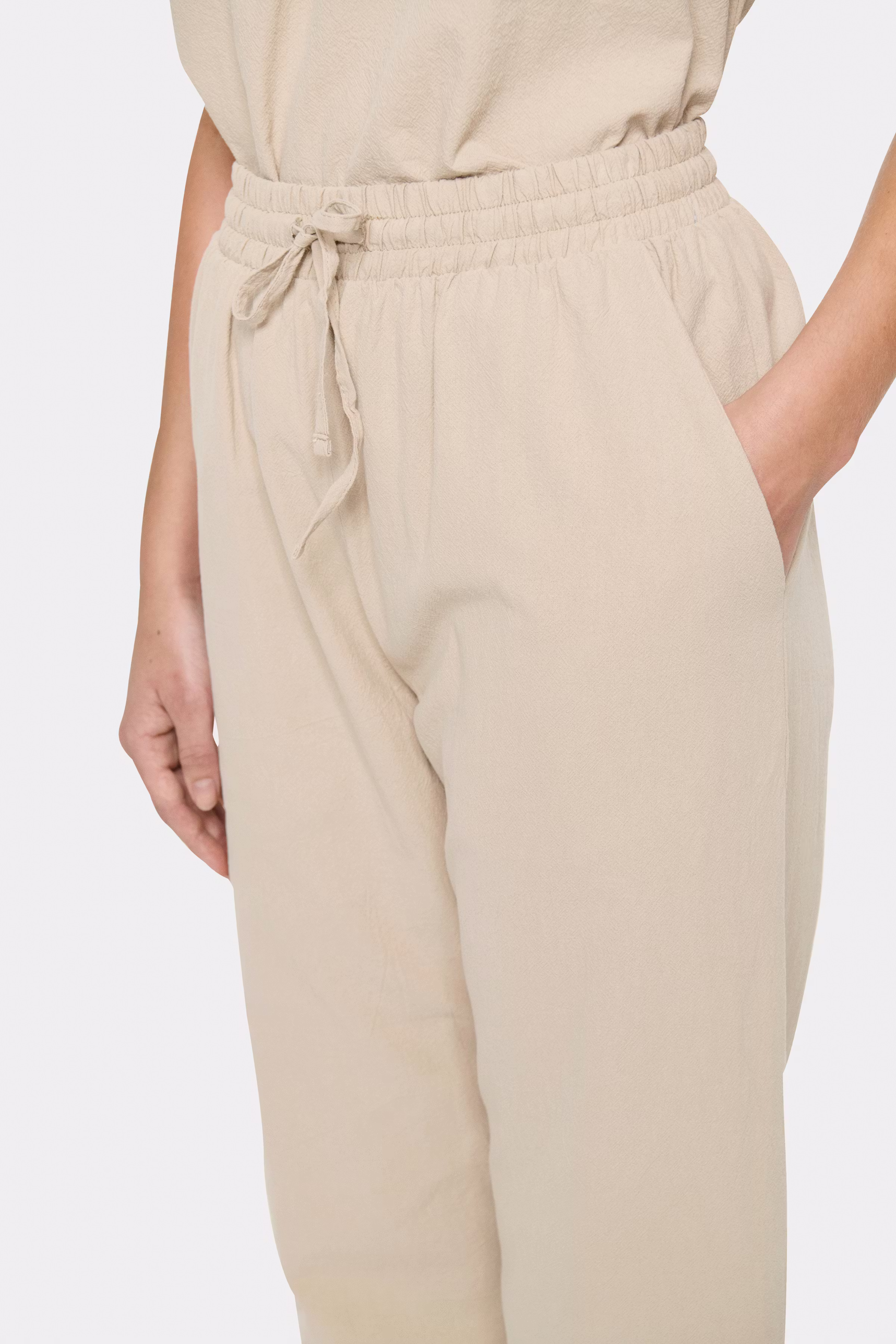 Zalinda Trousers LOOKBOOK DETAIL 30513816-161105