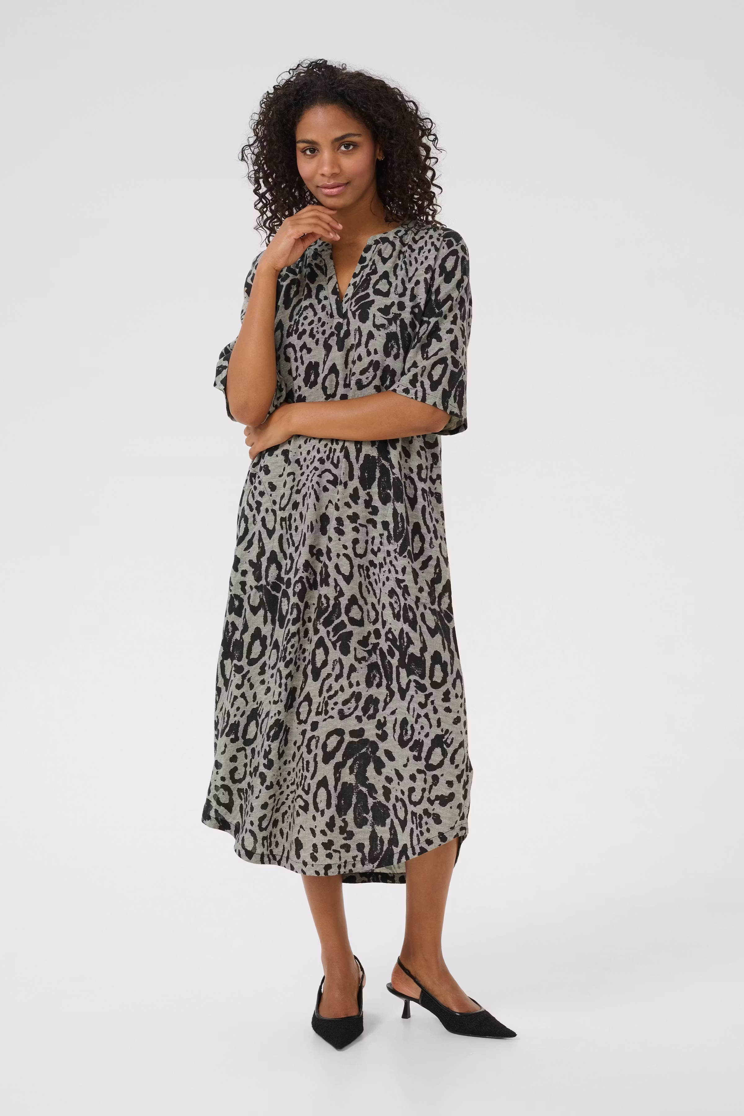 KAmilia Kleid LOOKBOOK FRONT 10508312-107126