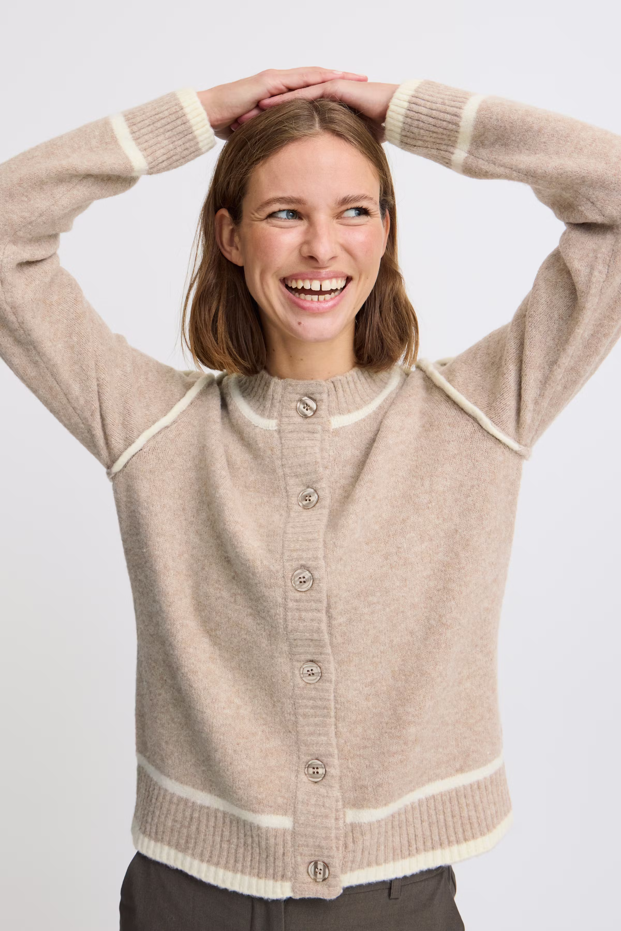 BYNINNA Cardigan LOOKBOOK DETAIL 20815679-203340