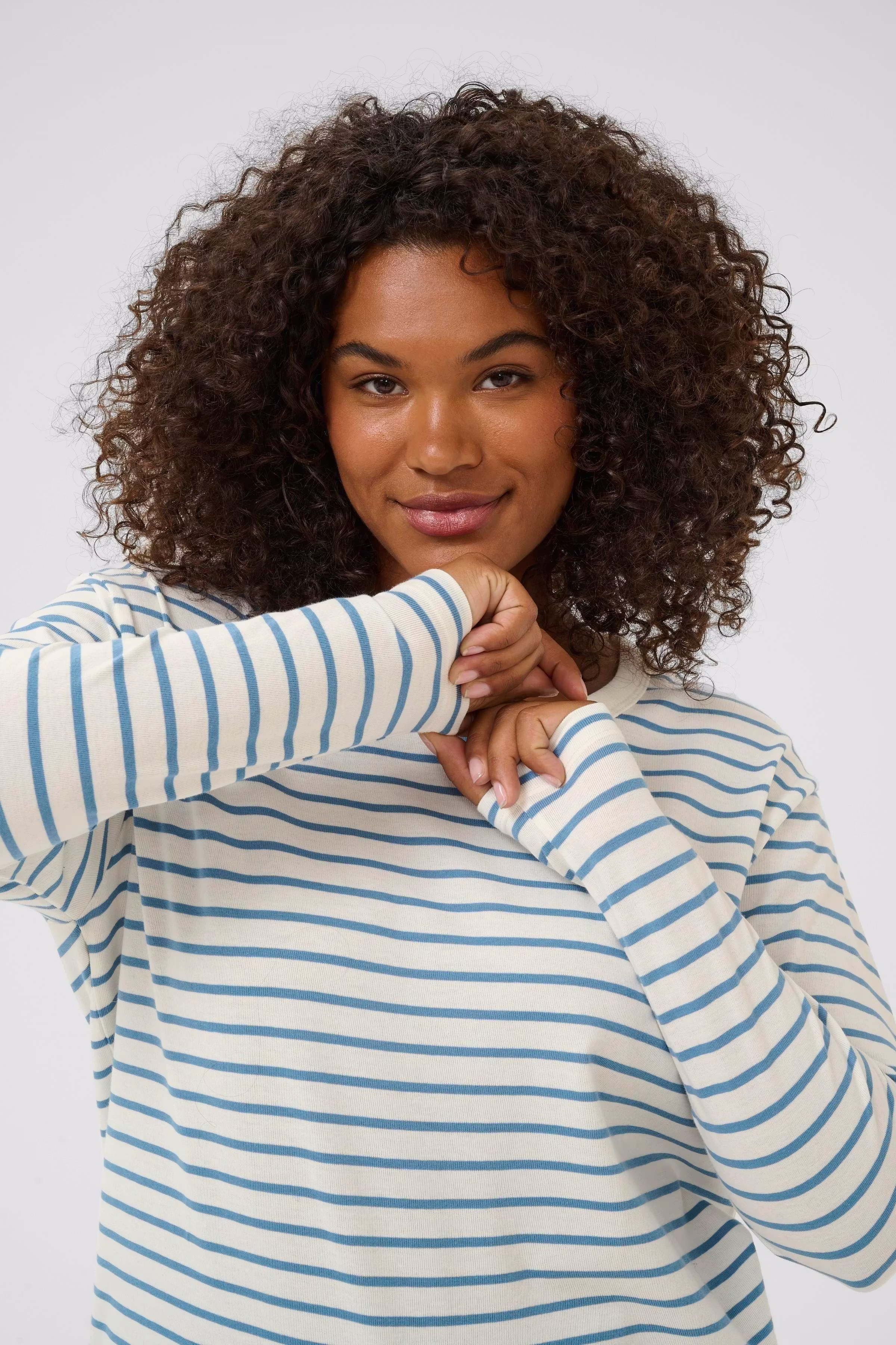 KCwinni Striped Blouse LOOKBOOK DETAIL 10581775-108465