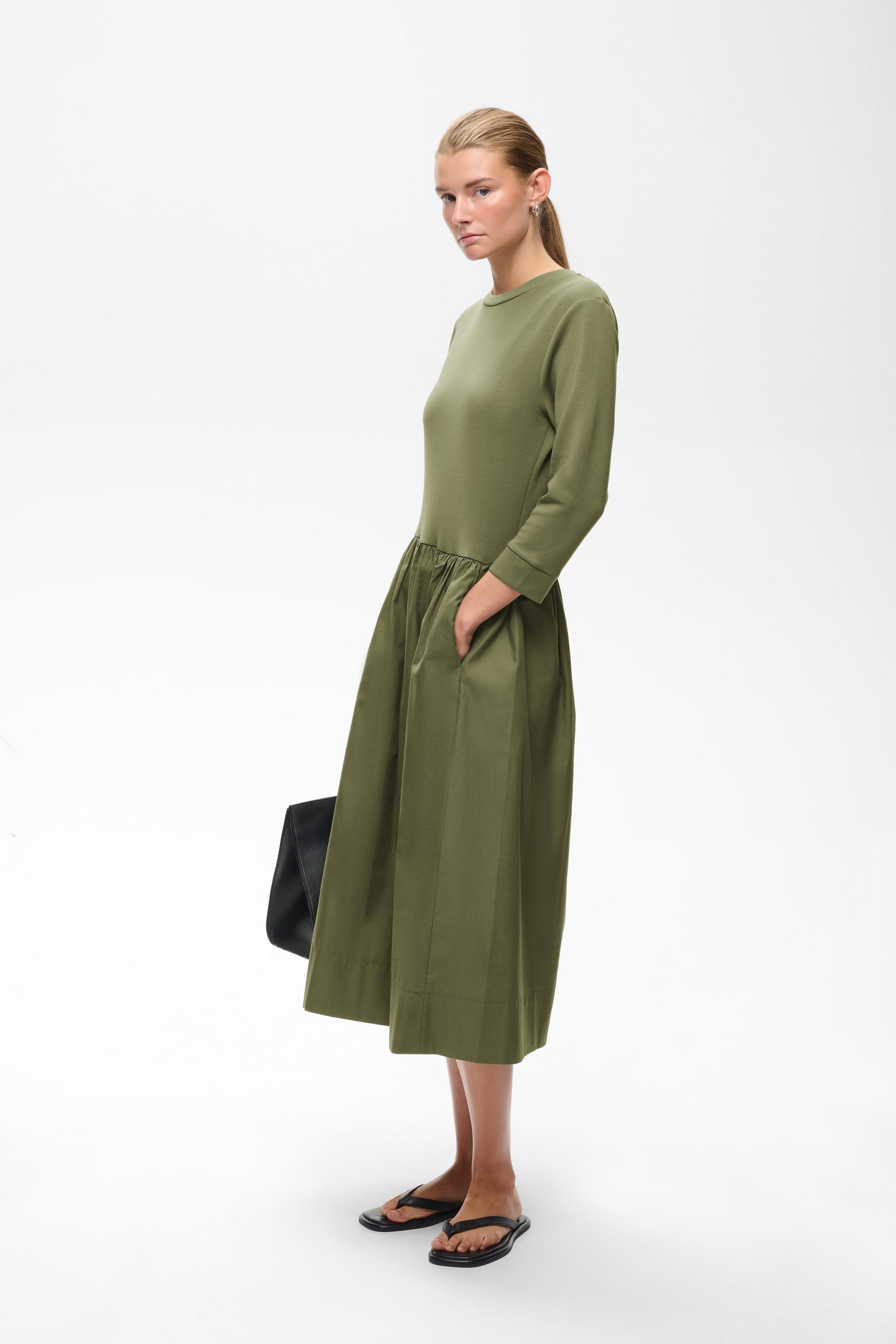 MiraIW Kjole LOOKBOOK FRONT 30110507-180515