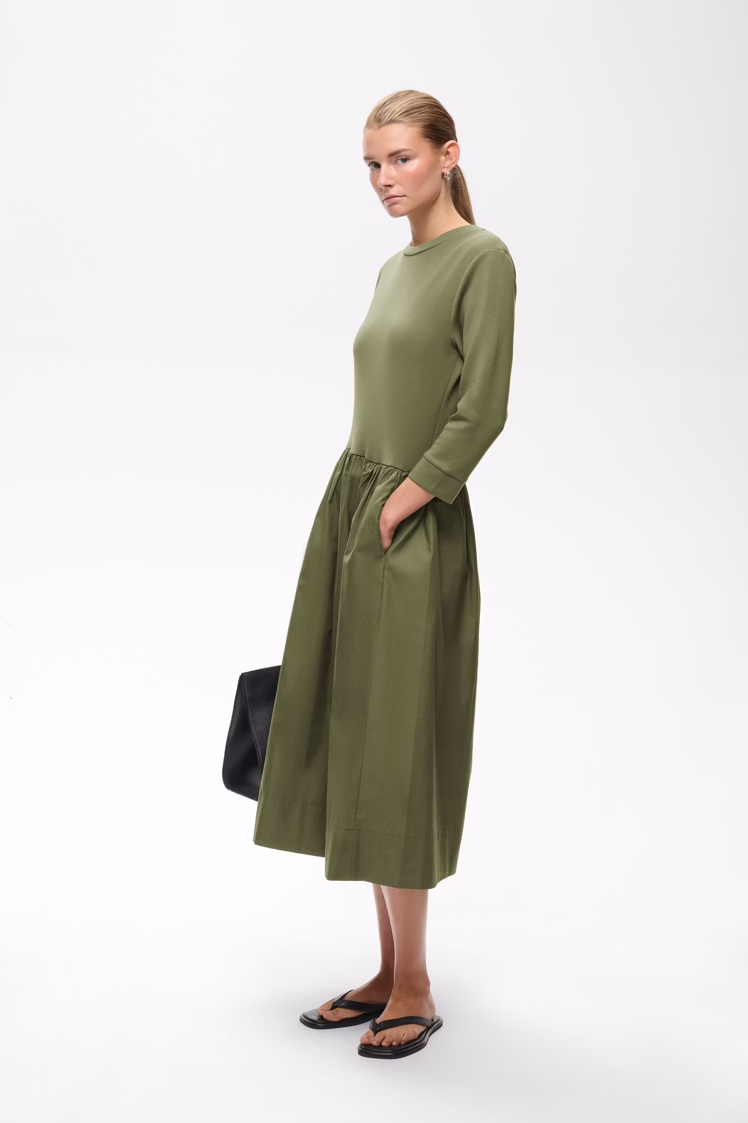 MiraIW Jurk LOOKBOOK FRONT 30110507-180515
