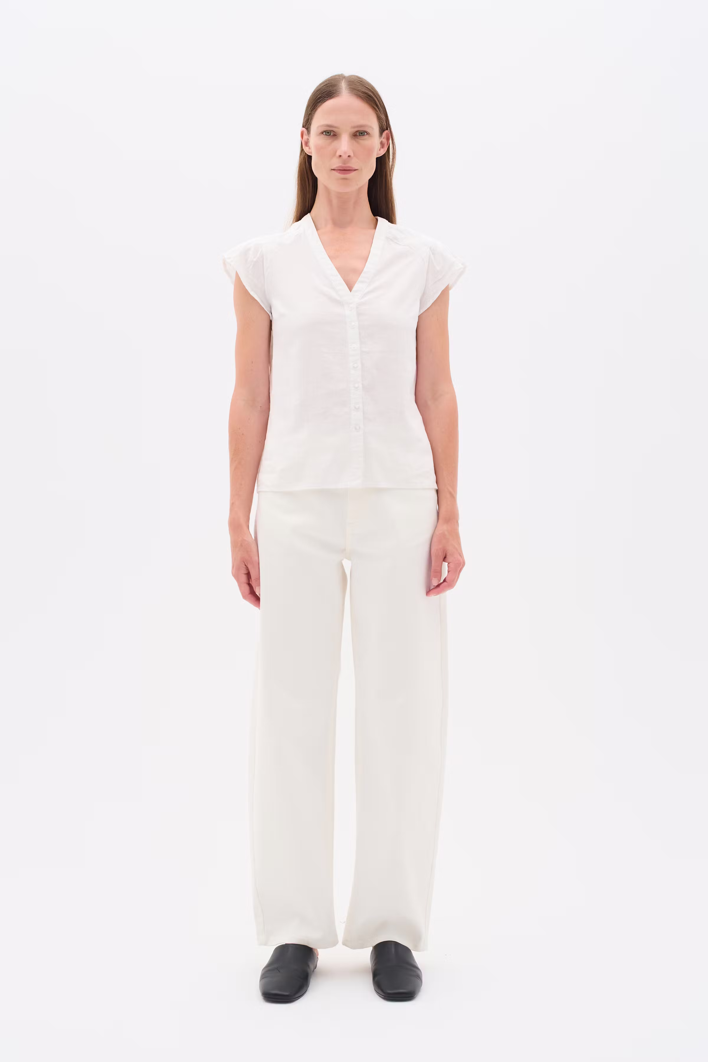 FaridaIW Linen Top LOOKBOOK FRONT 30110435-300001